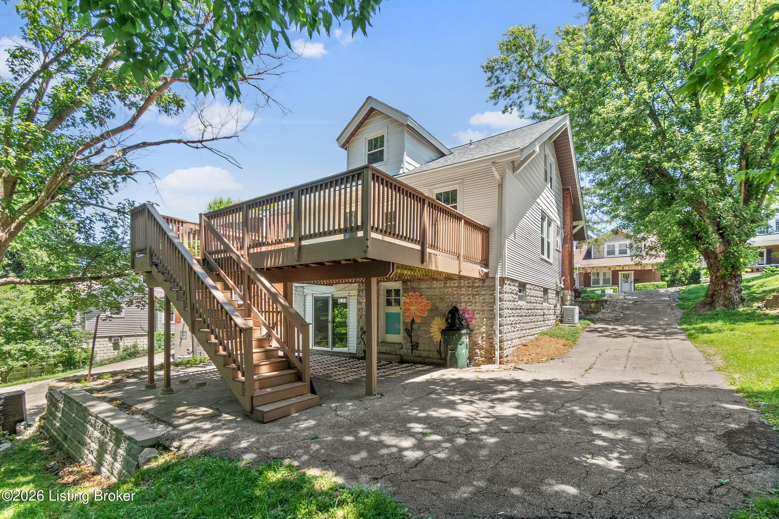 9 Ridgeway Ave Property Photo 3