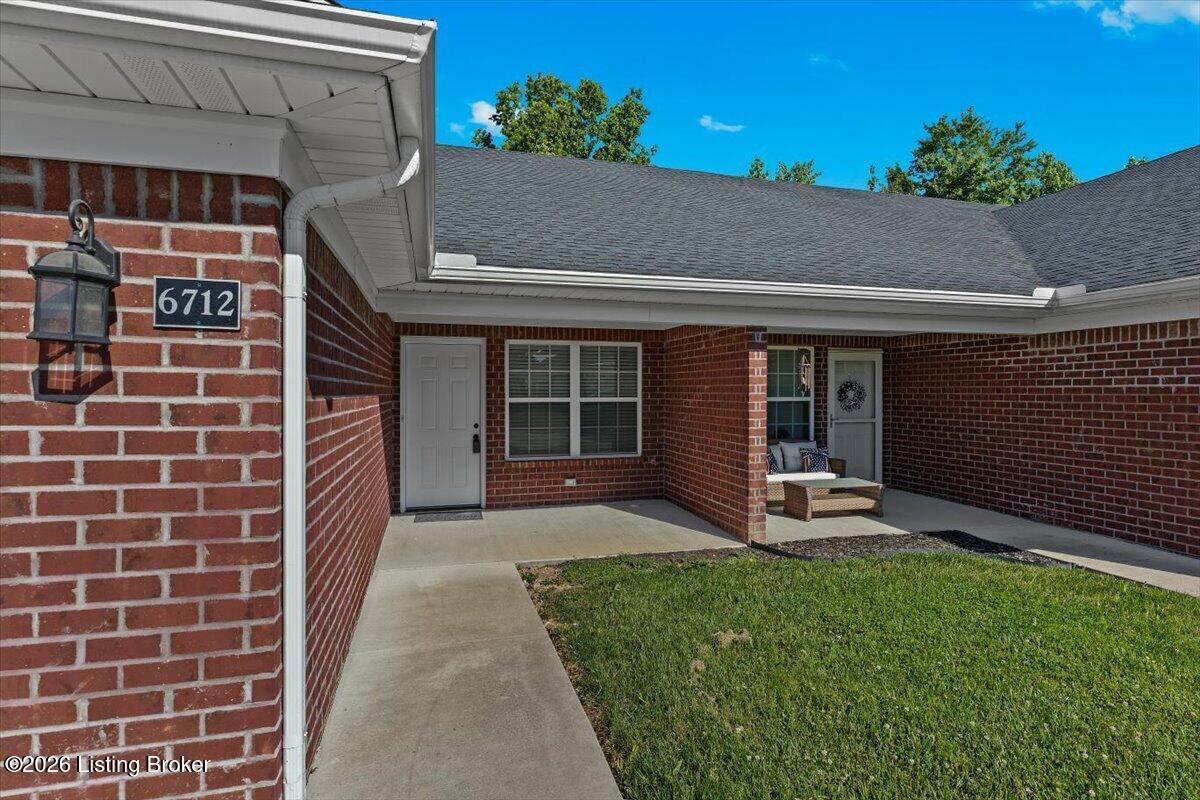 6712 Woods Mill Dr Property Photo 3