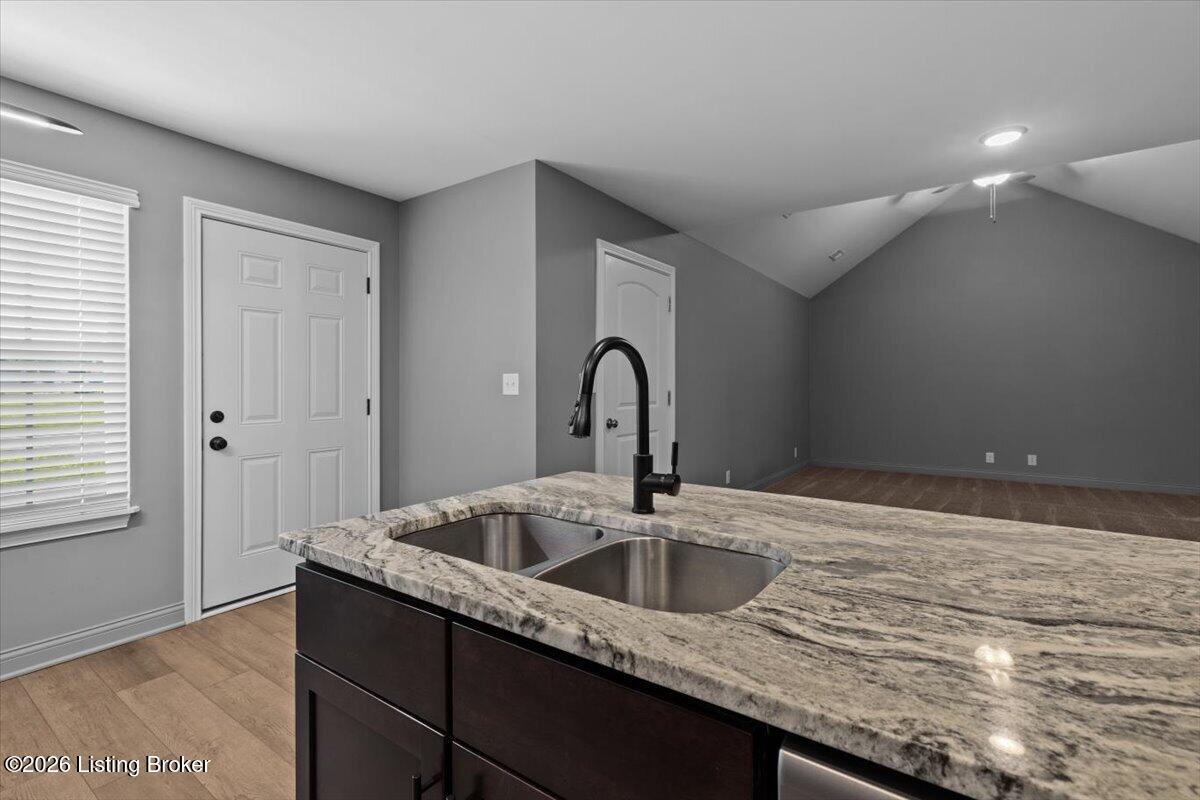 6712 Woods Mill Dr Property Photo 8