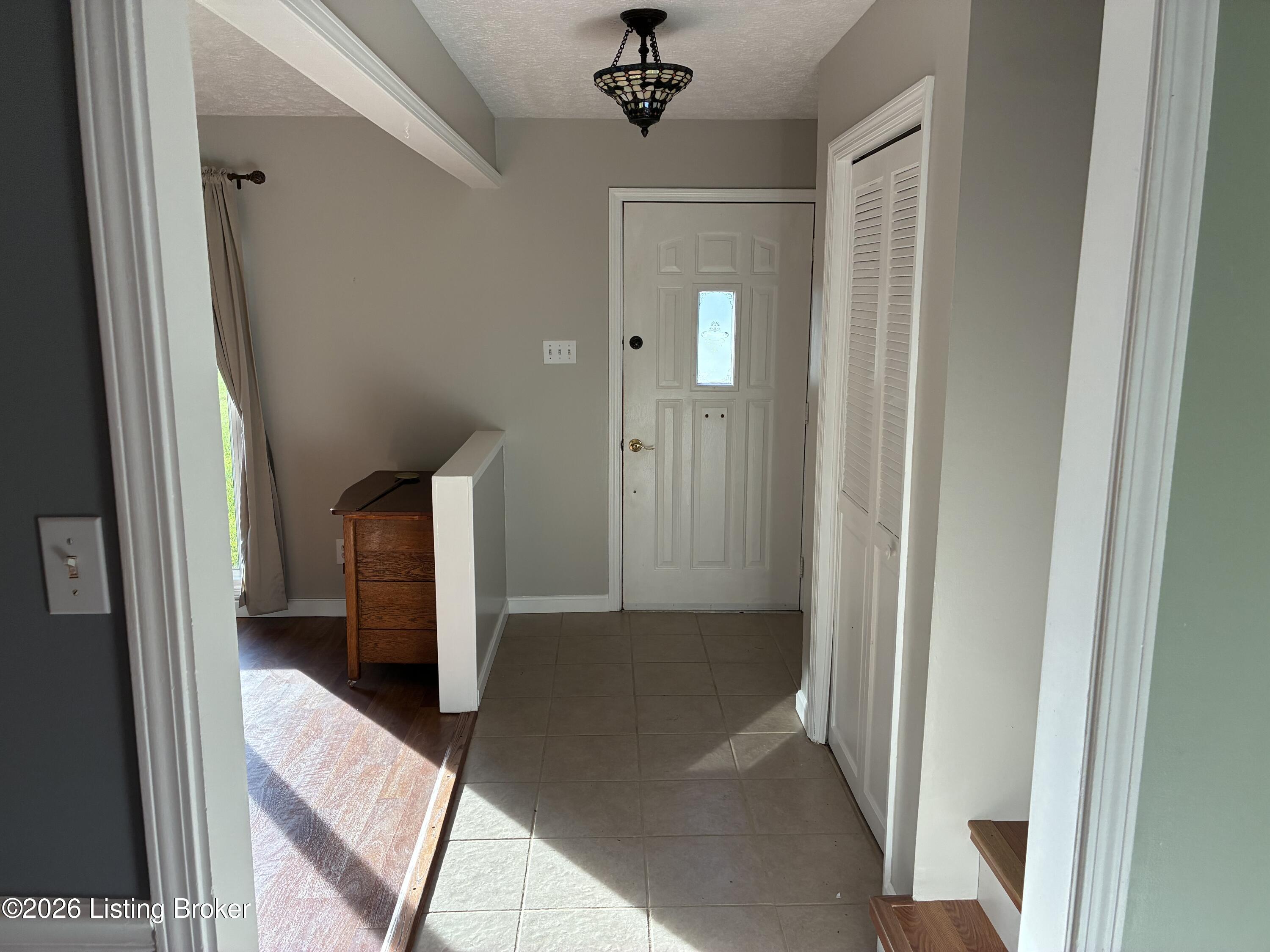 6802 Port Royal Rd Property Photo 11