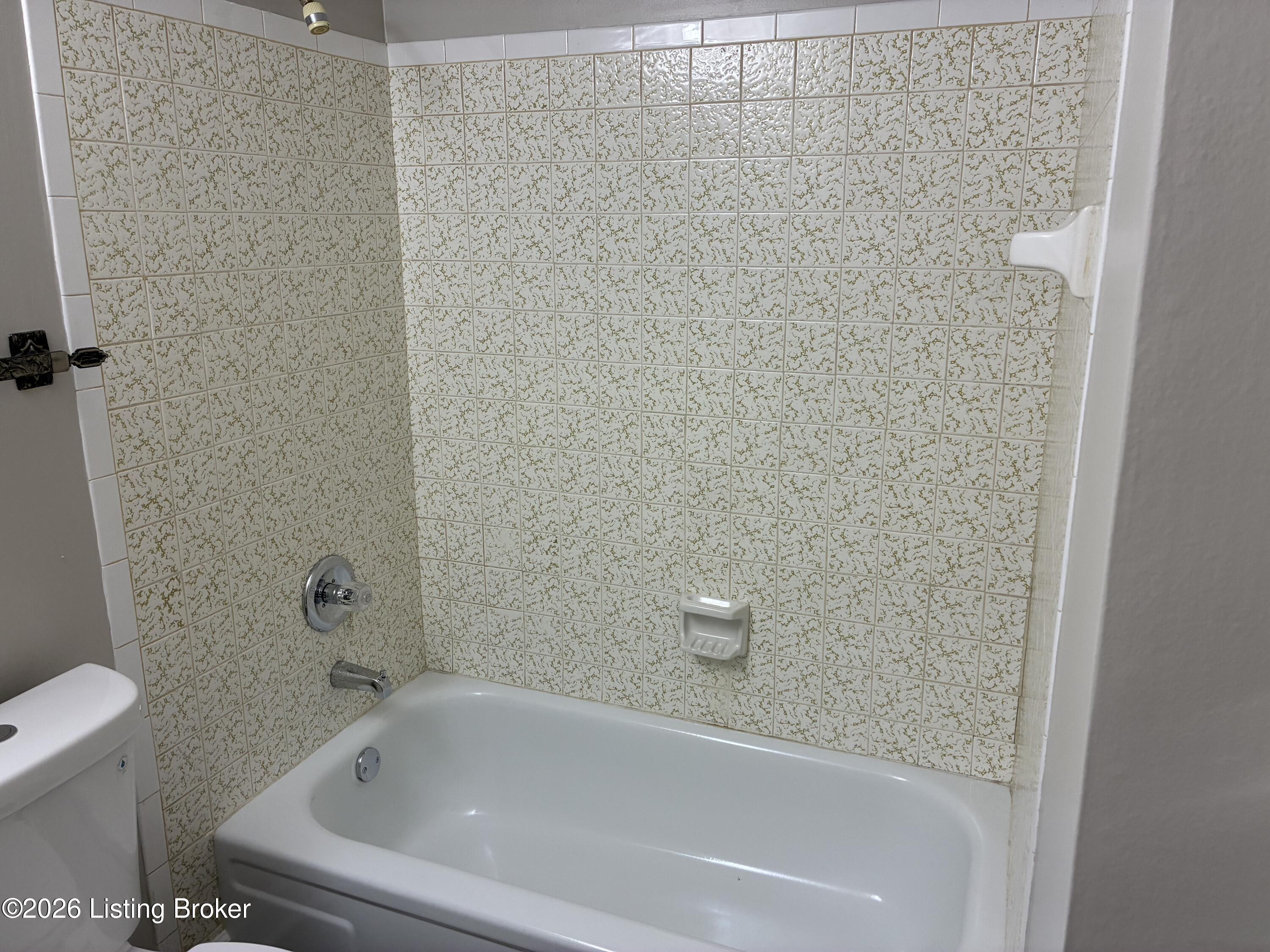6802 Port Royal Rd Property Photo 32