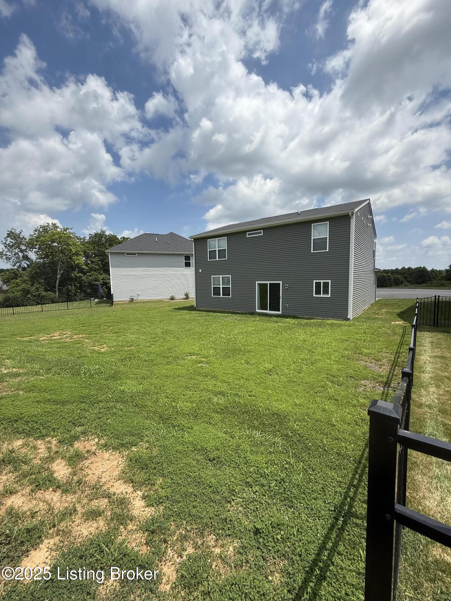 322 Vildana Ct Property Photo 6