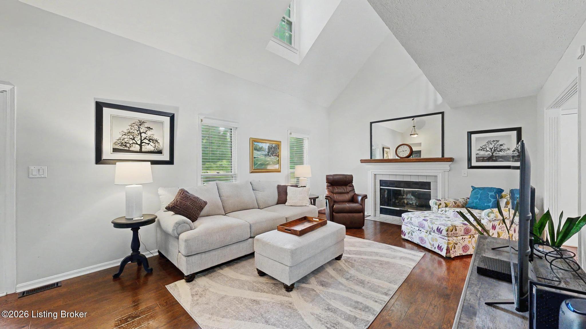 10705 Seven Oaks Dr Property Photo 4