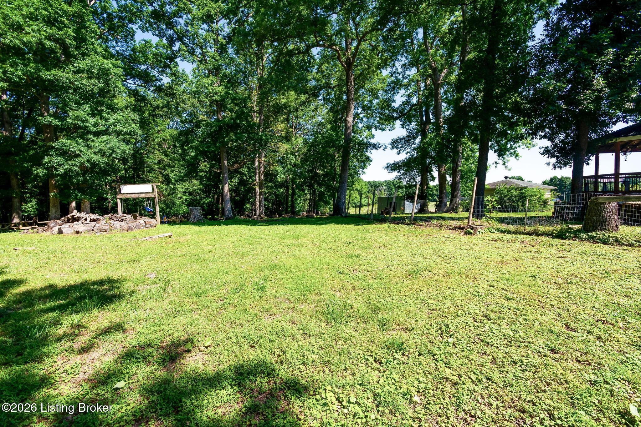 589 Wheeler Ln Property Photo 3