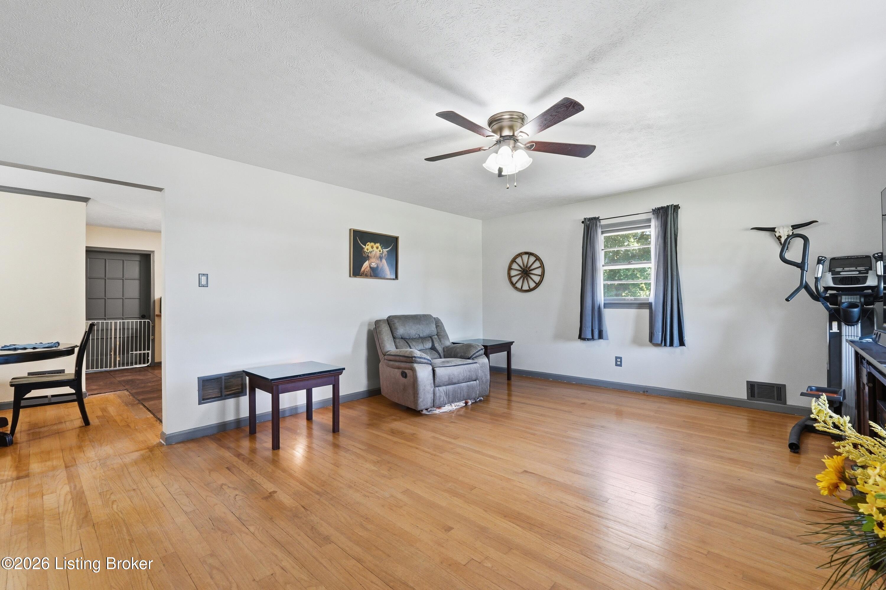 244 Dennis Dr Property Photo 5
