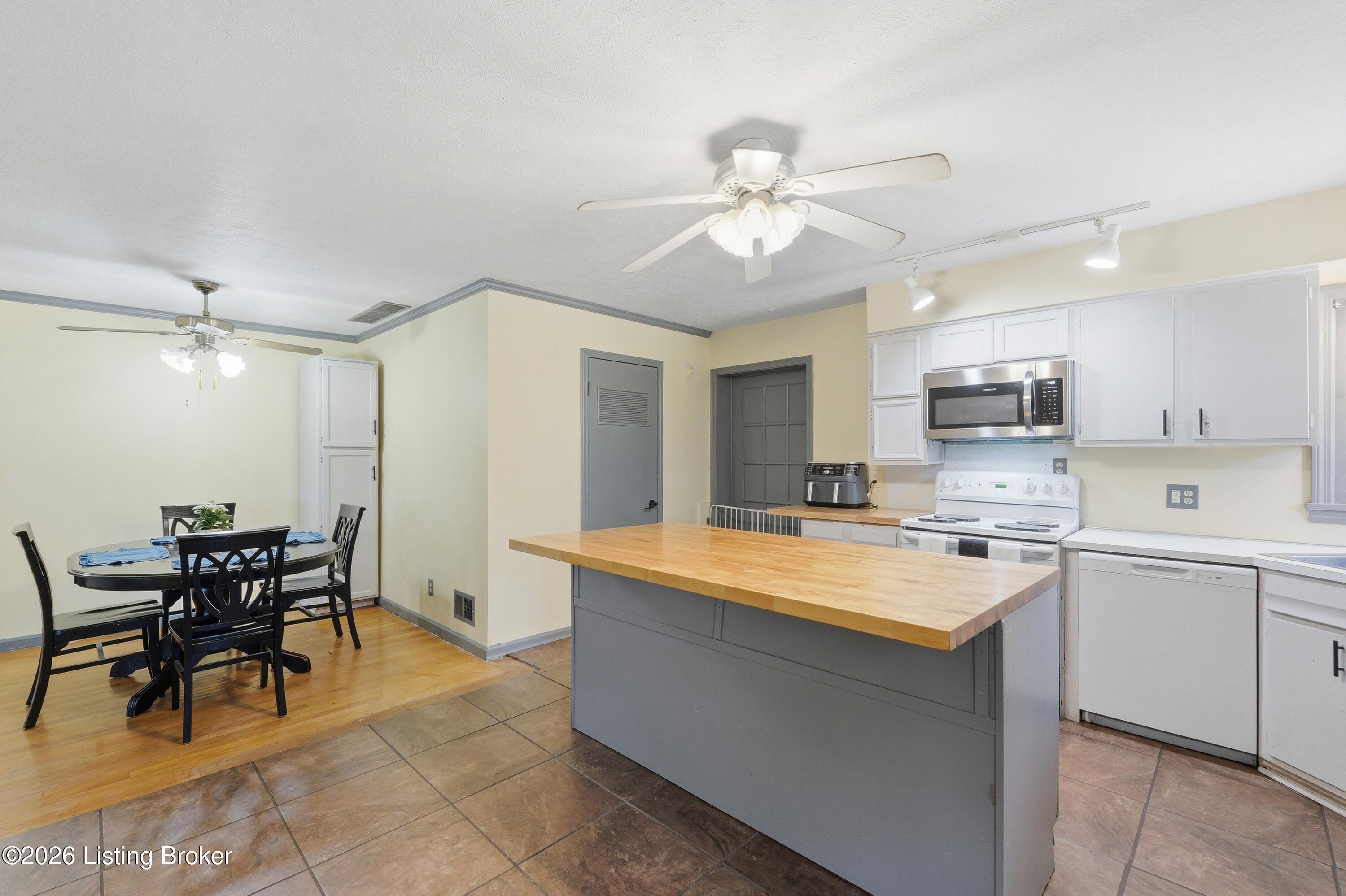 244 Dennis Dr Property Photo 14