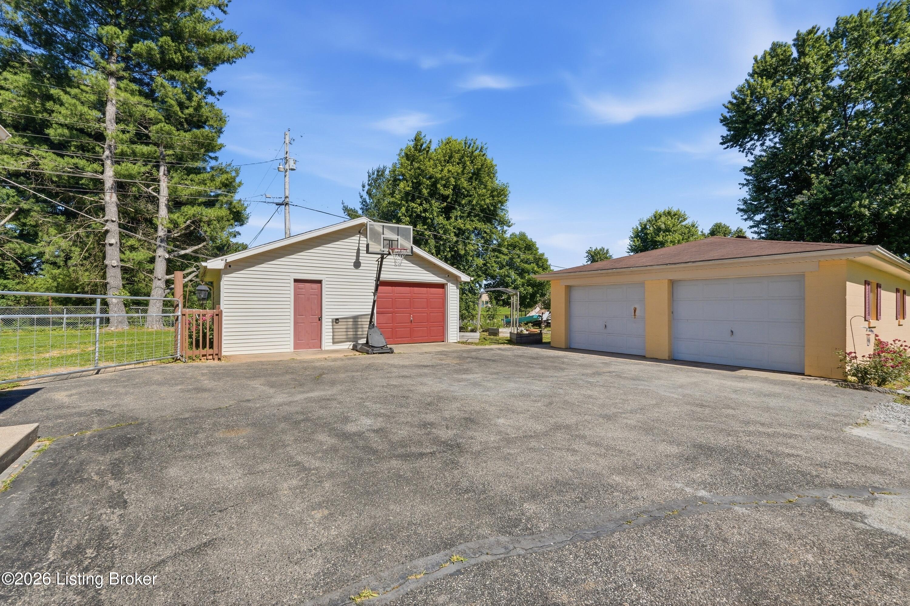 244 Dennis Dr Property Photo 29