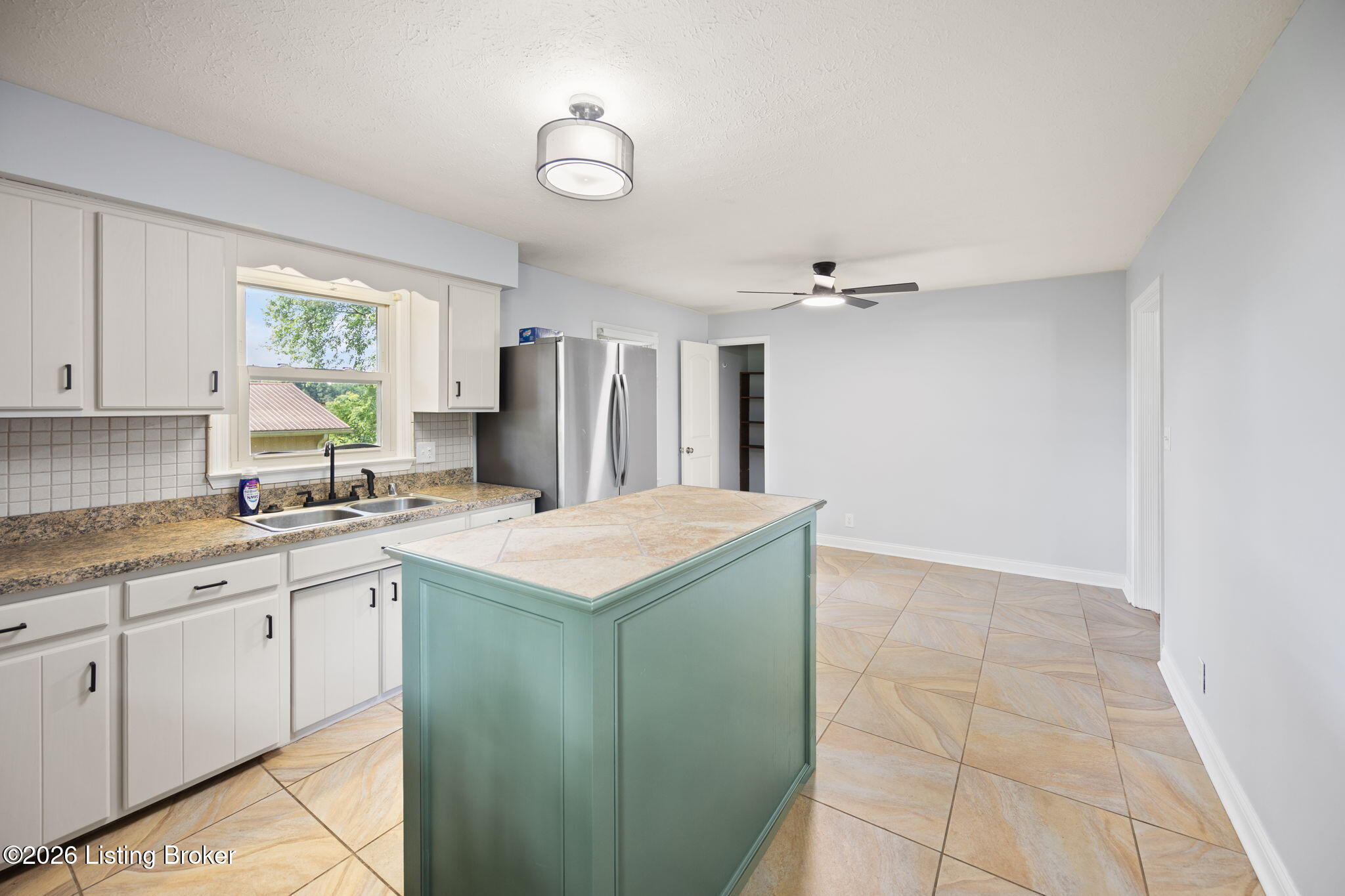 517 Greer Ln Property Photo 14