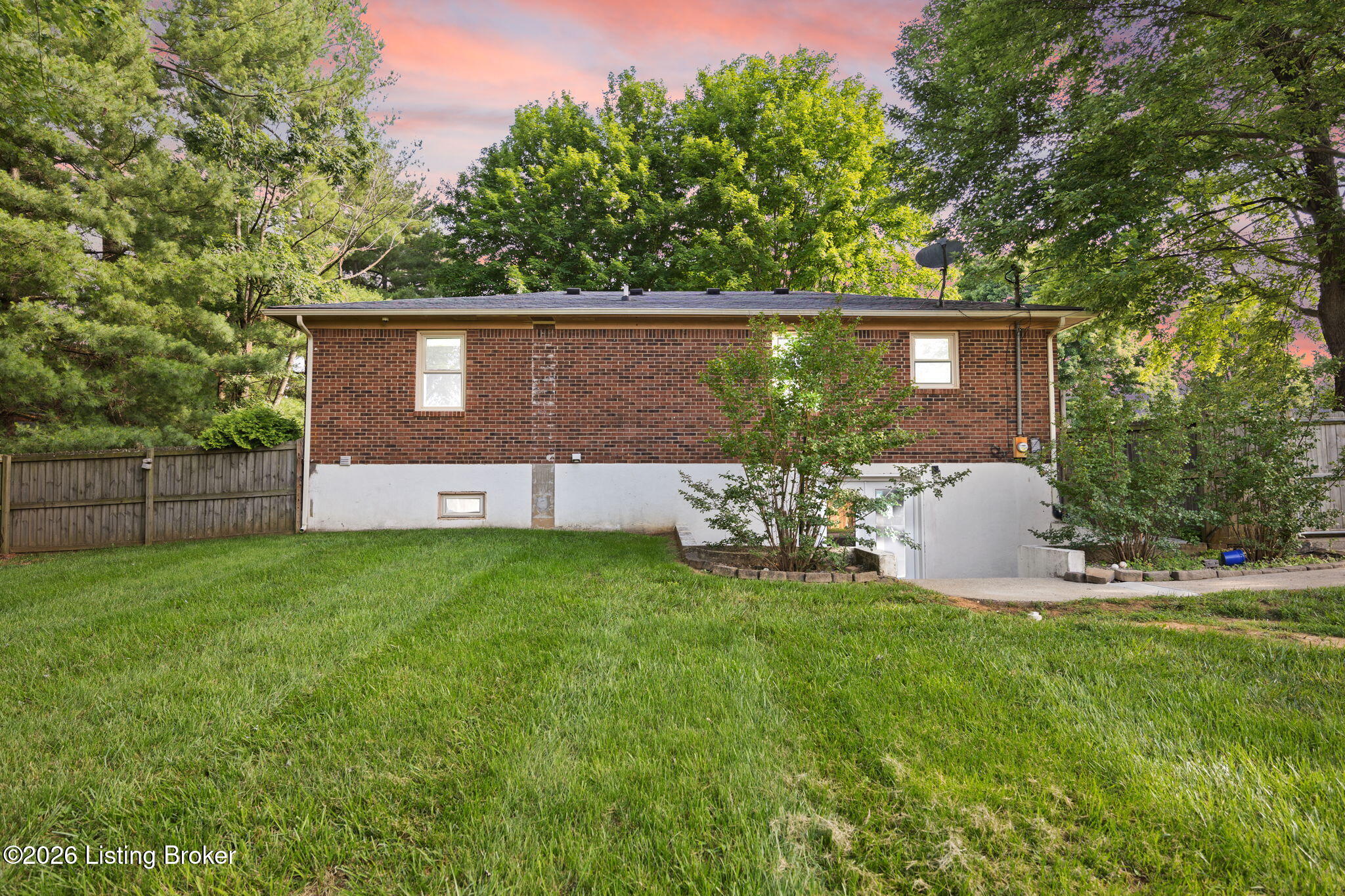 517 Greer Ln Property Photo 38
