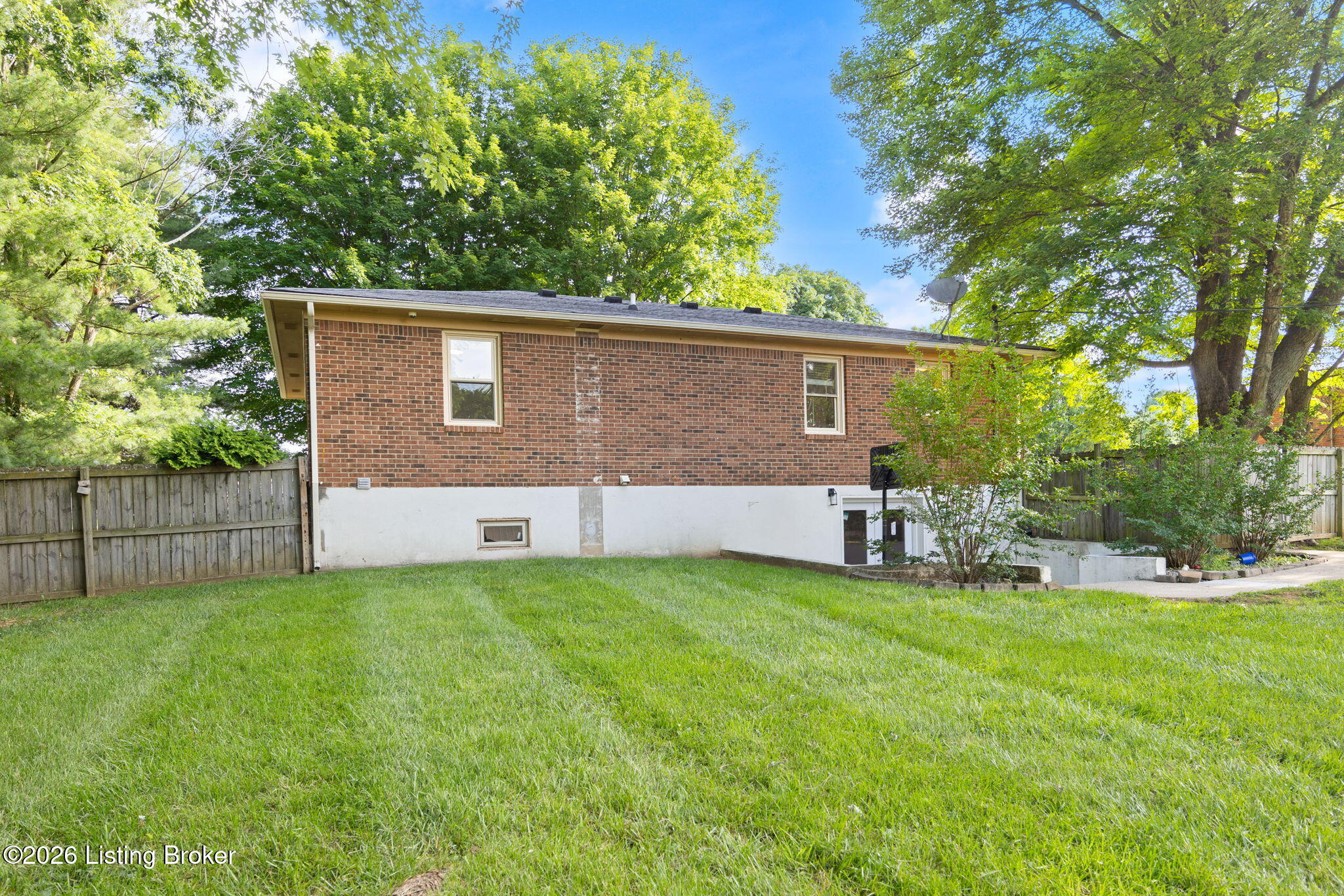 517 Greer Ln Property Photo 40
