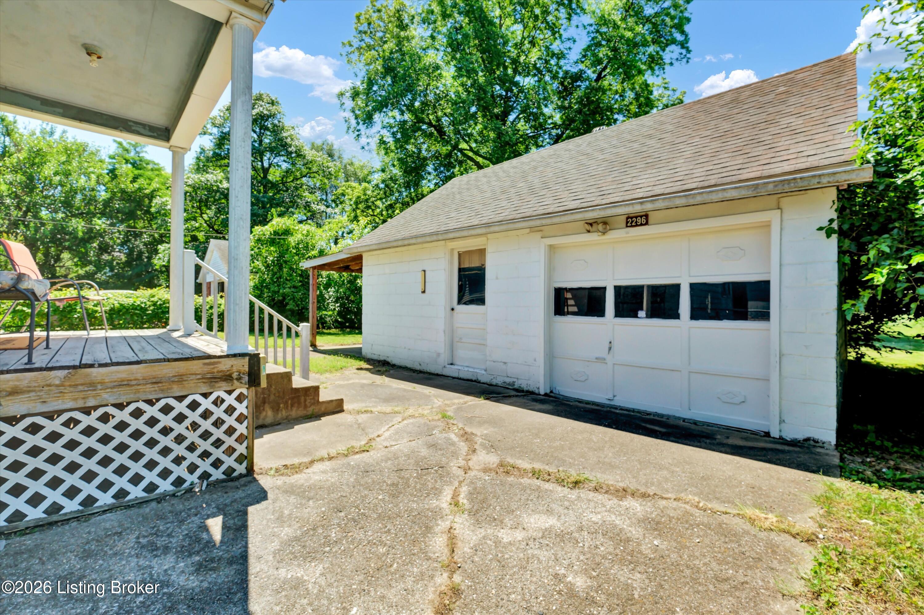 2296 Ralph Ave Property Photo 36