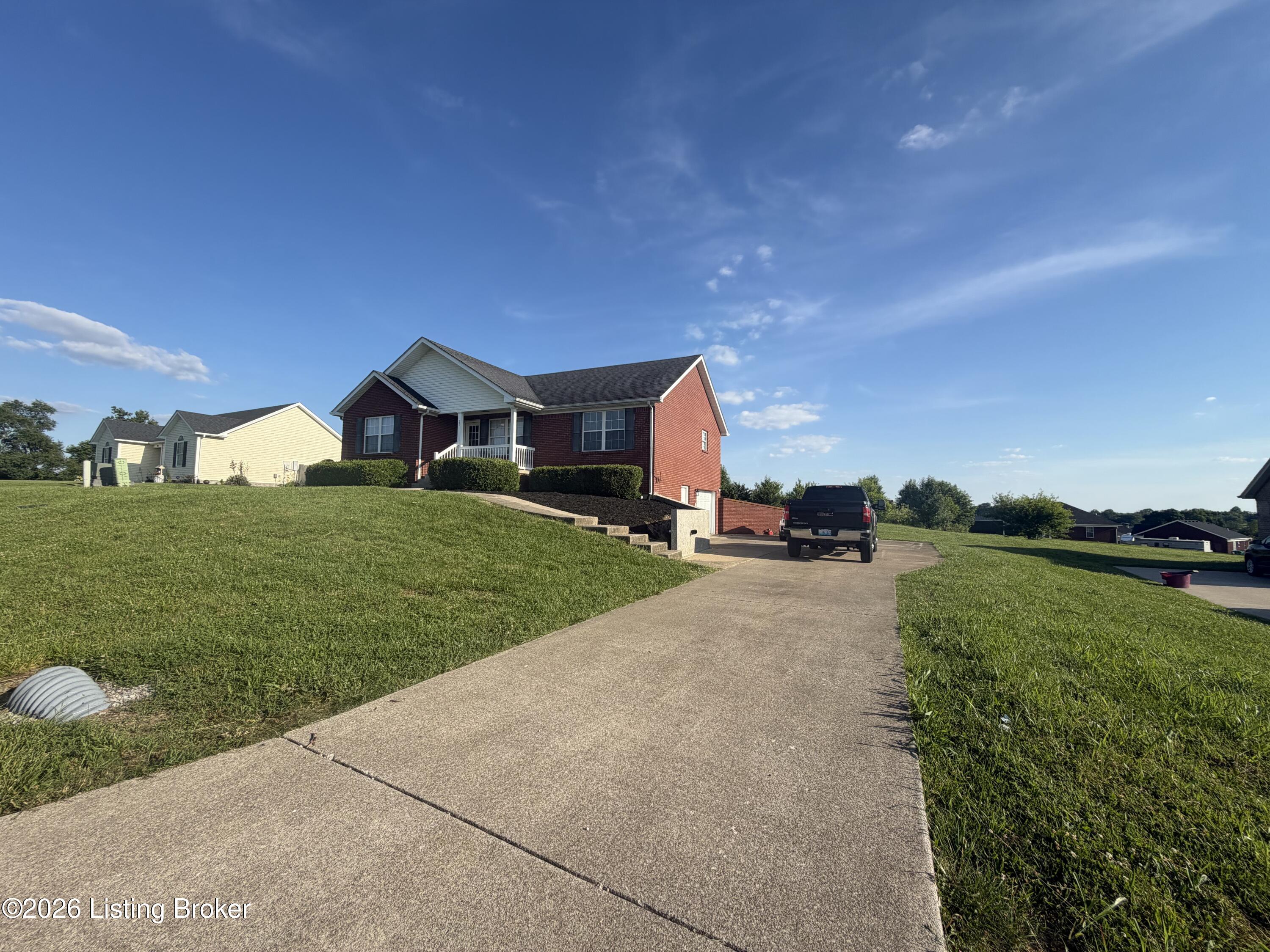 103 Comanche Ct Property Photo 3