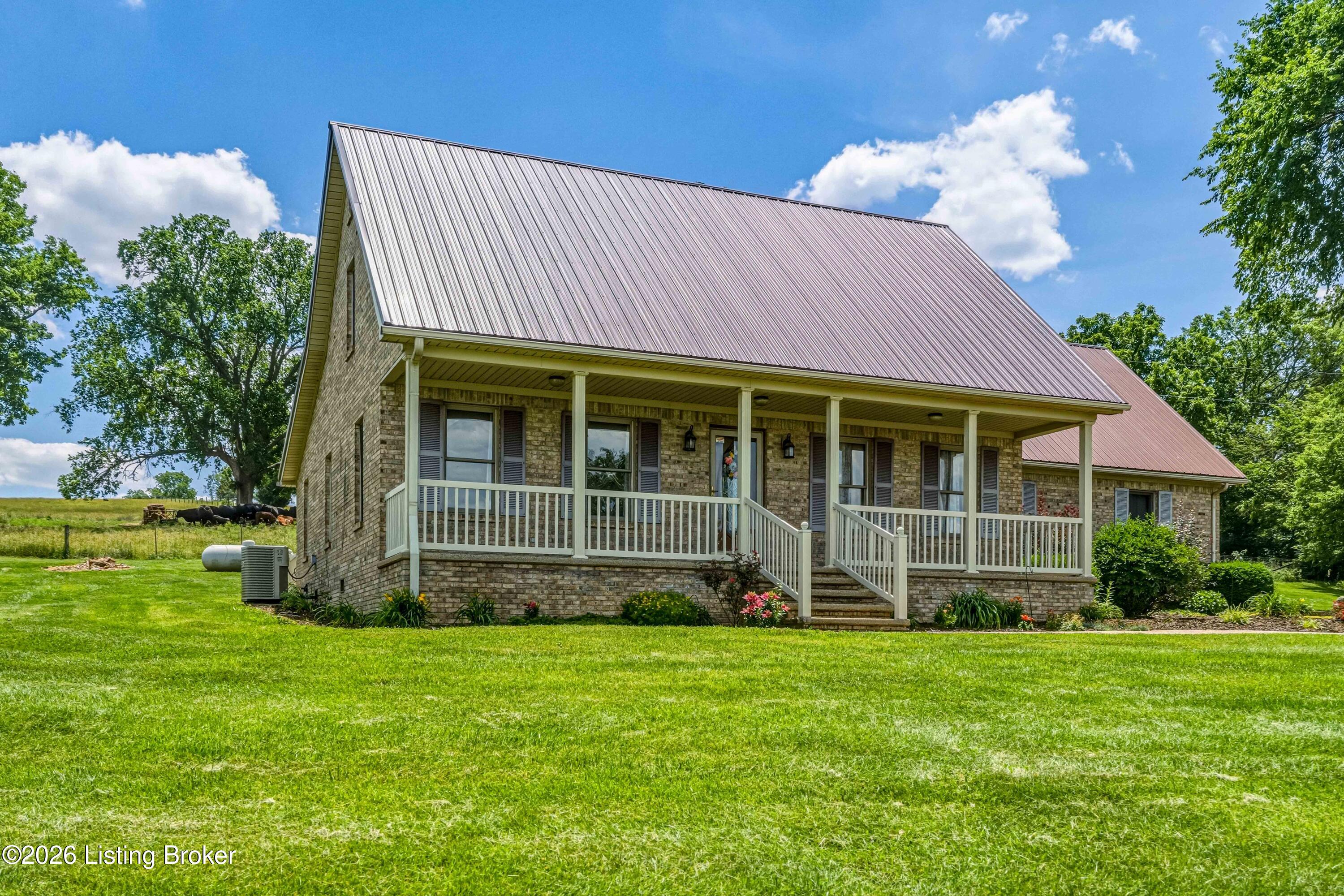 1250 Stringtown Rd Property Photo 2
