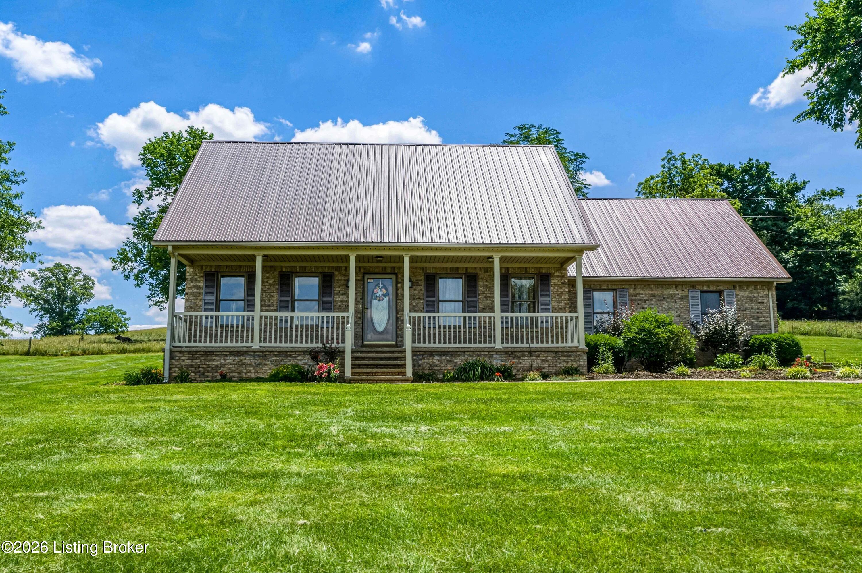 1250 Stringtown Rd Property Photo 3