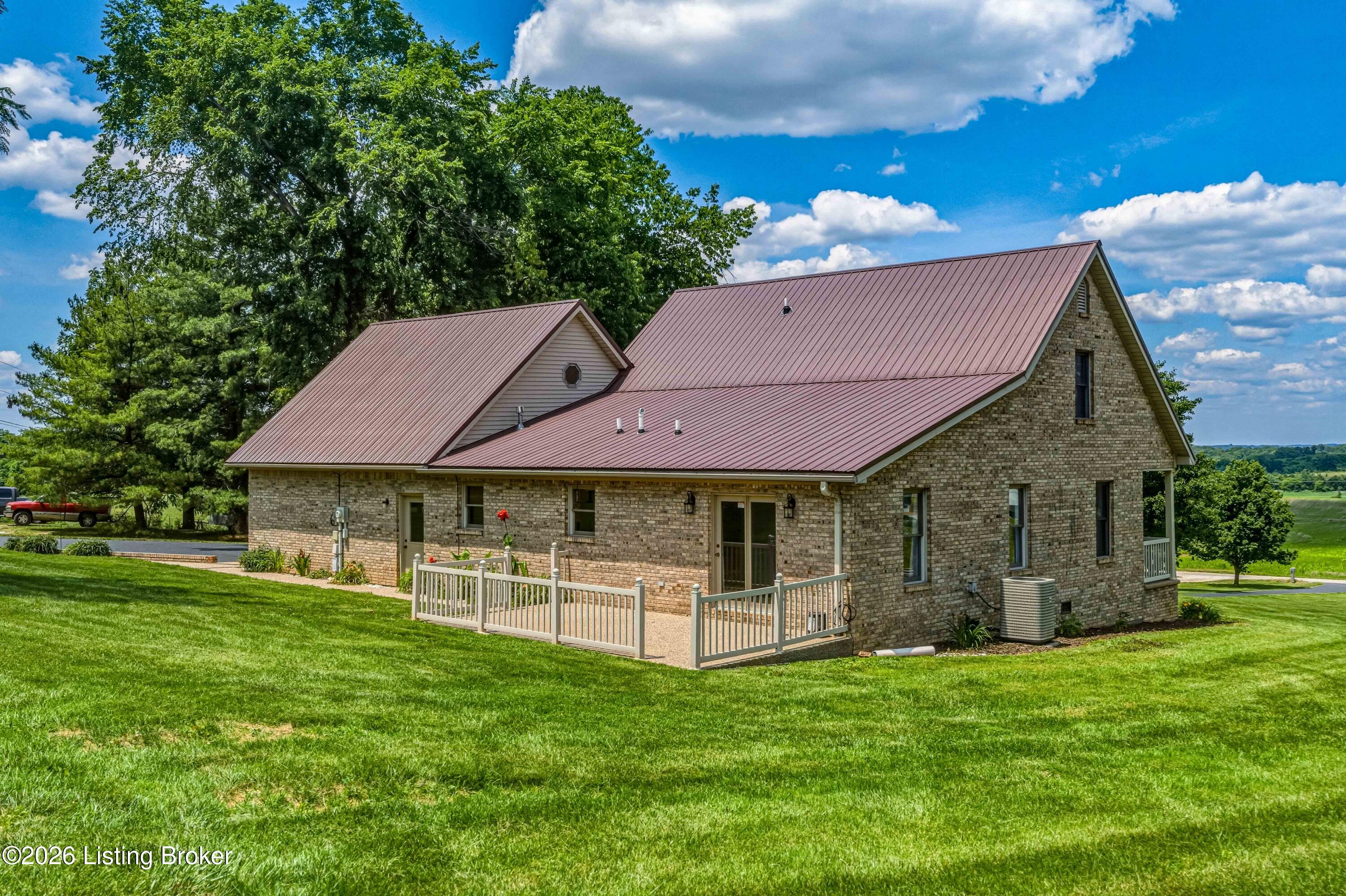 1250 Stringtown Rd Property Photo 6