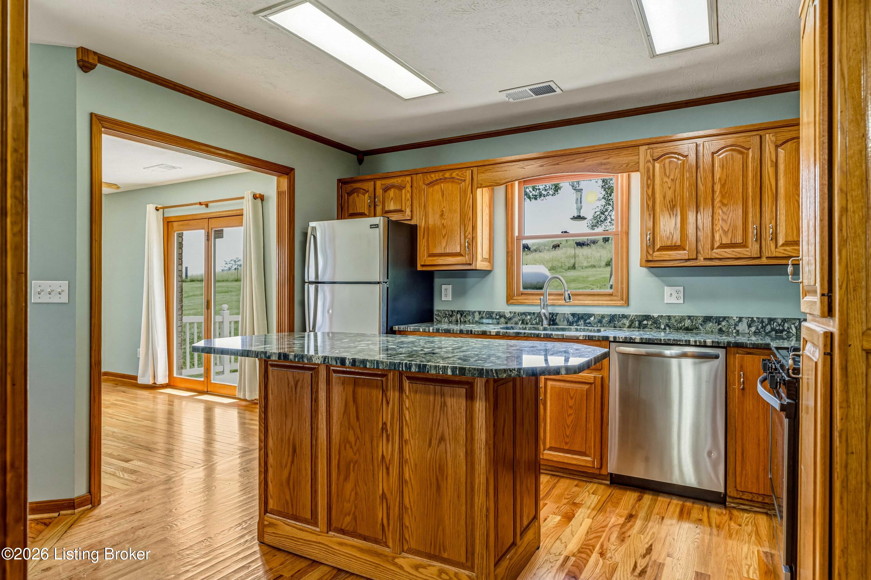 1250 Stringtown Rd Property Photo 22