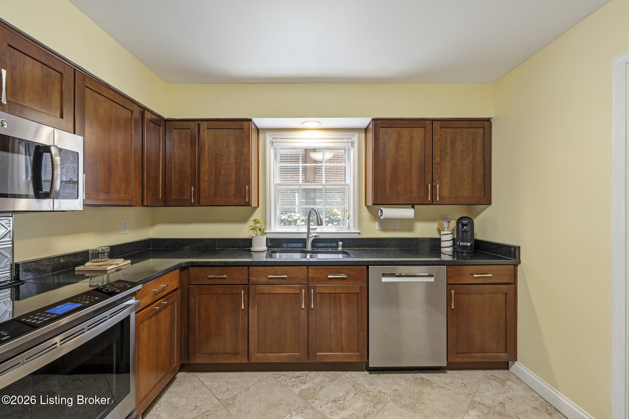 1429 Everett Ave 2 Property Photo 13