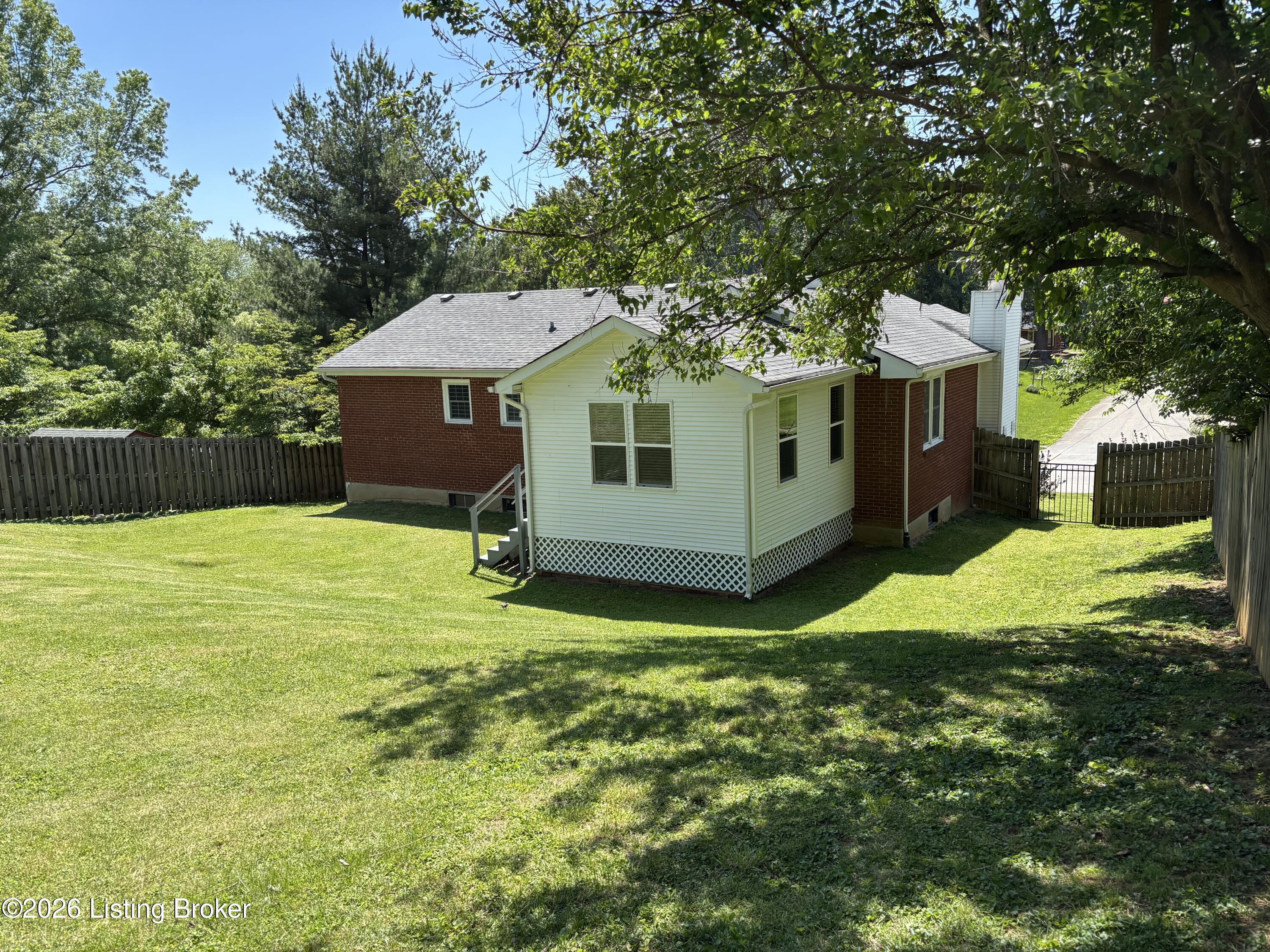 2414 High Pine Dr Property Photo 3