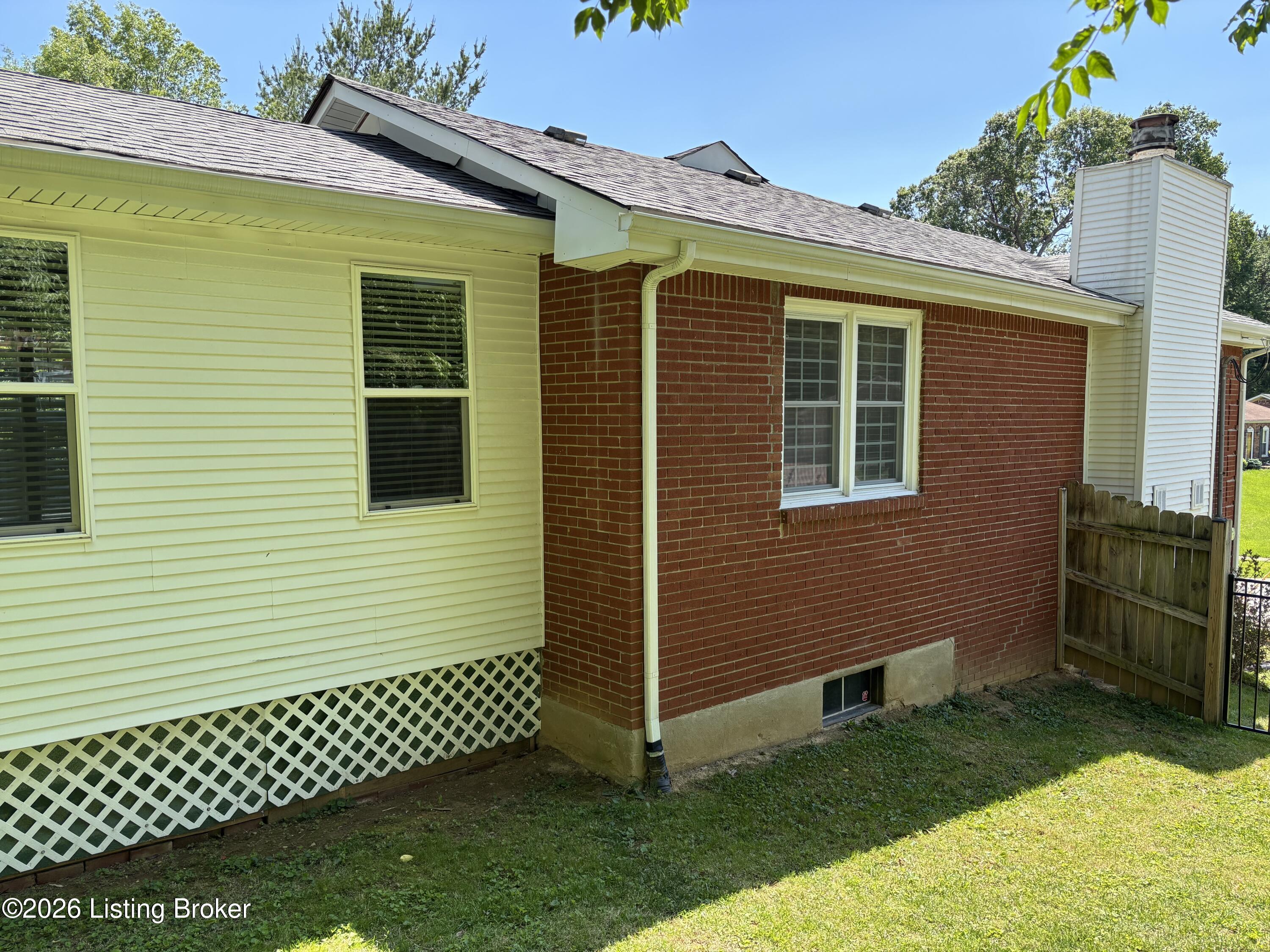 2414 High Pine Dr Property Photo 5