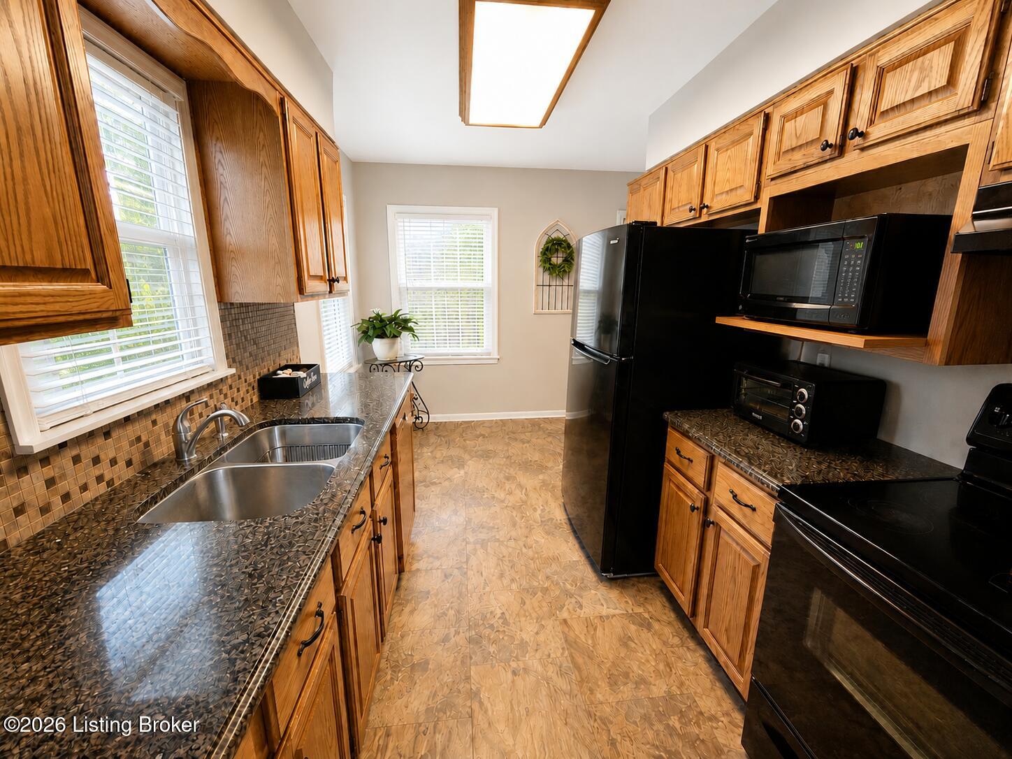10220 Starlight Way Property Photo 9