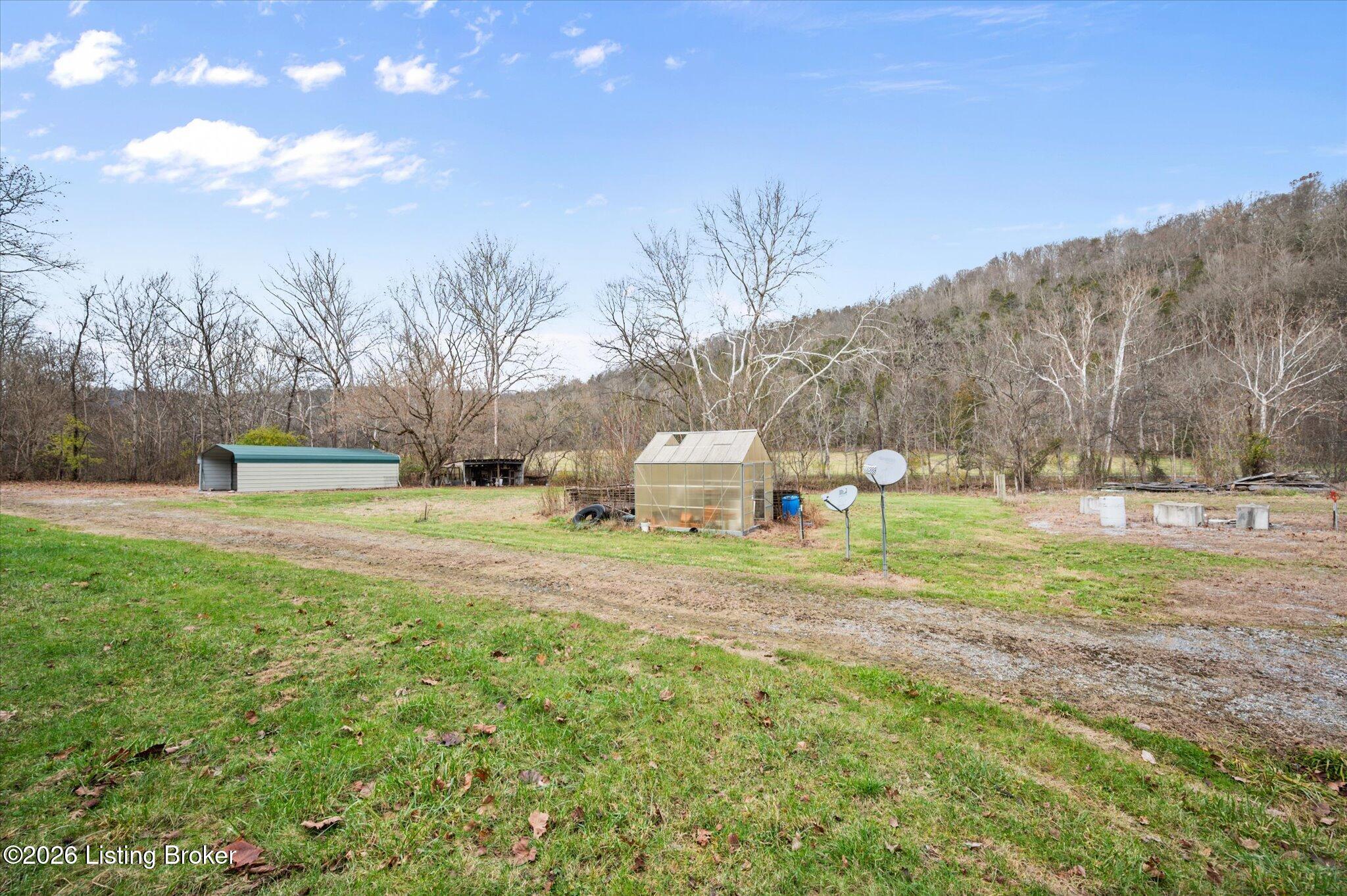 405 Tennessee Walking Ln Property Photo 3