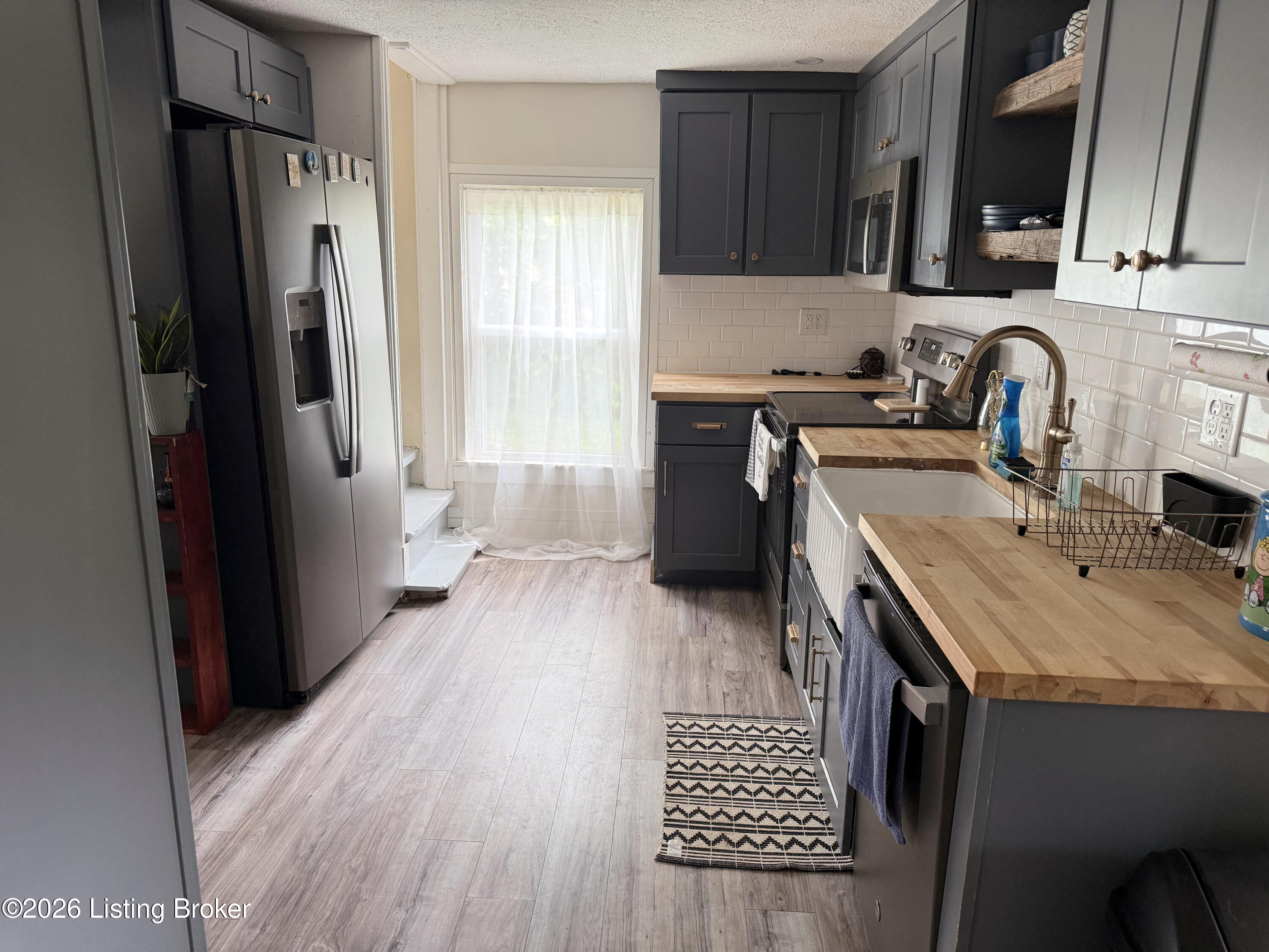75 Broadway St Property Photo 4