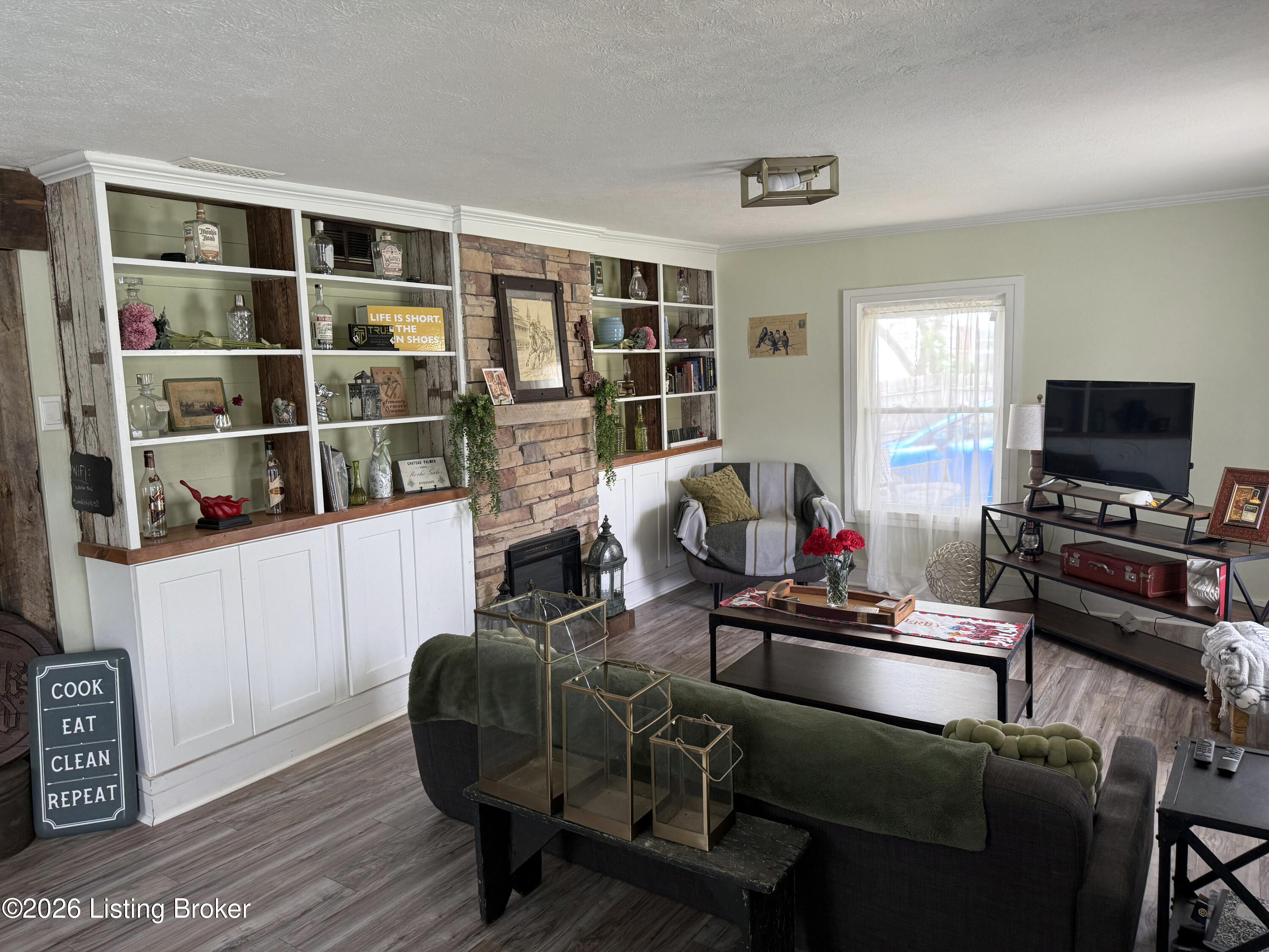 75 Broadway St Property Photo 9