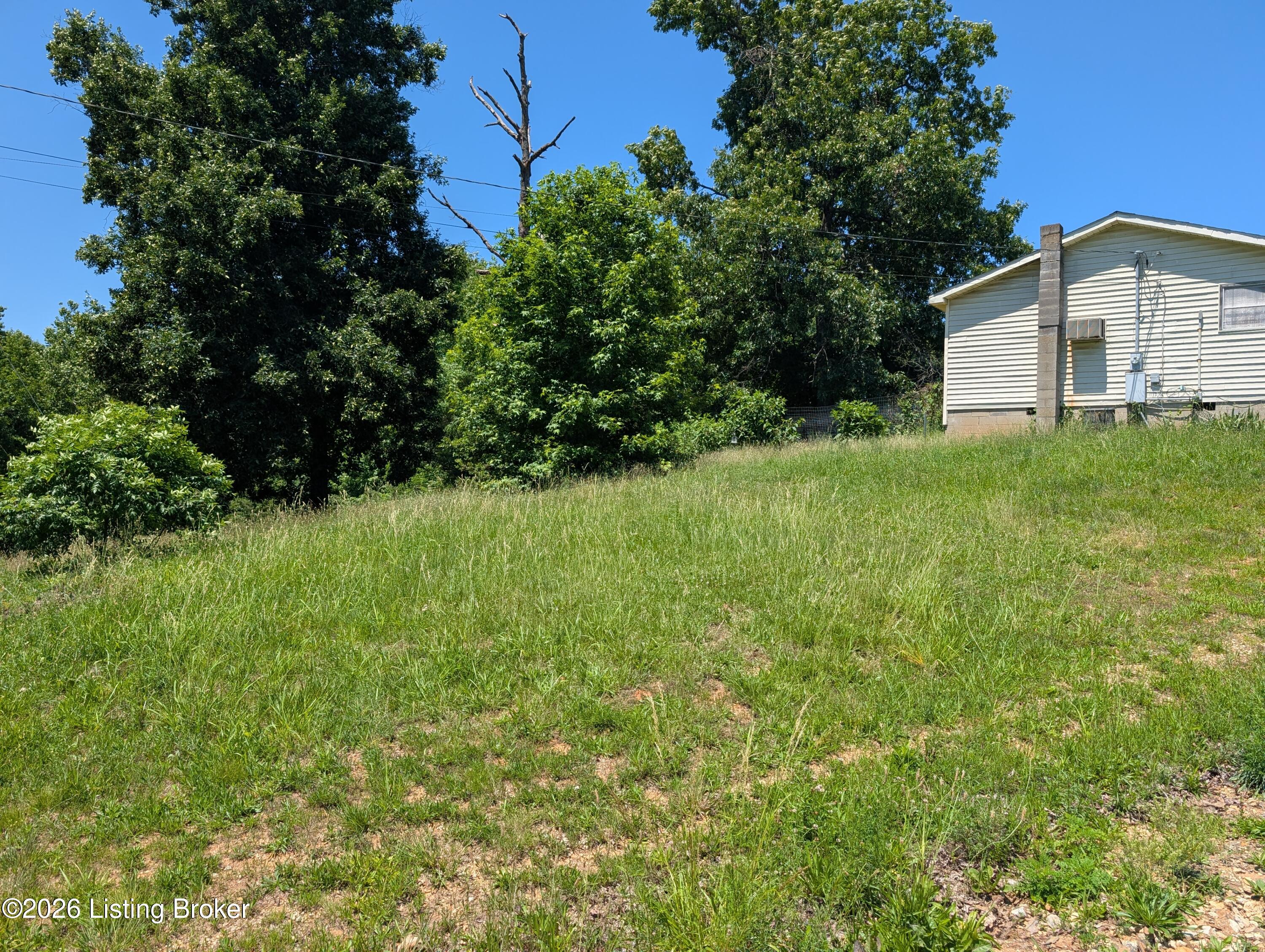 2704 Deatsville Rd Property Photo 6