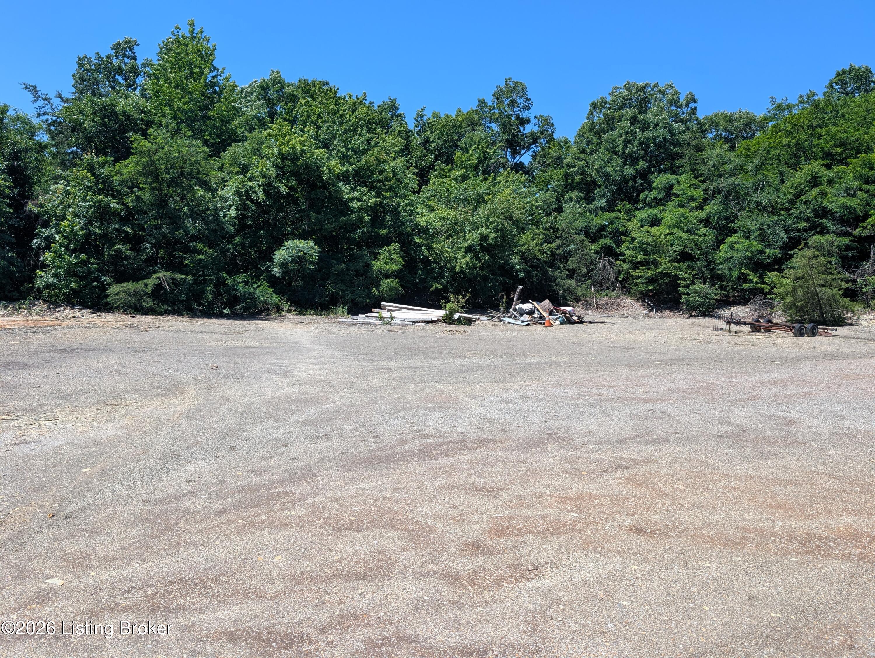 2704 Deatsville Rd Property Photo 8