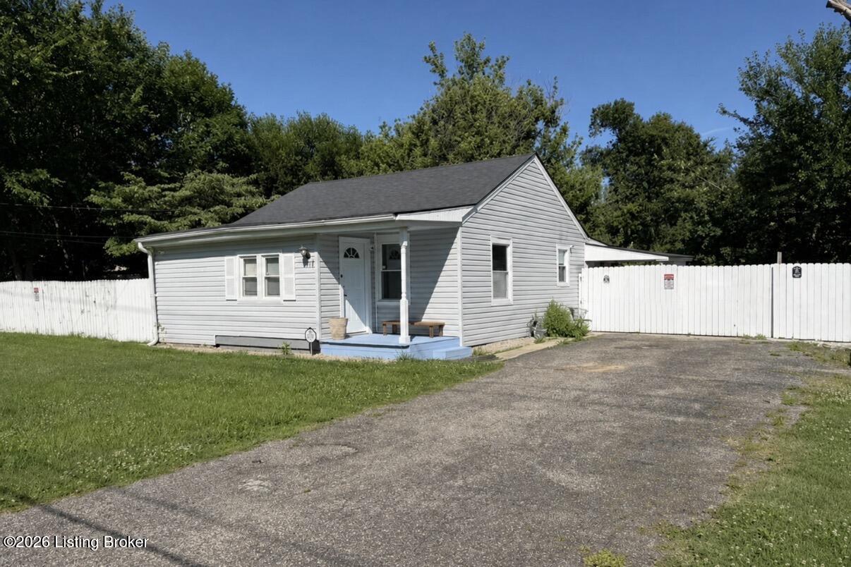 6518 Elmwood St Property Photo 1
