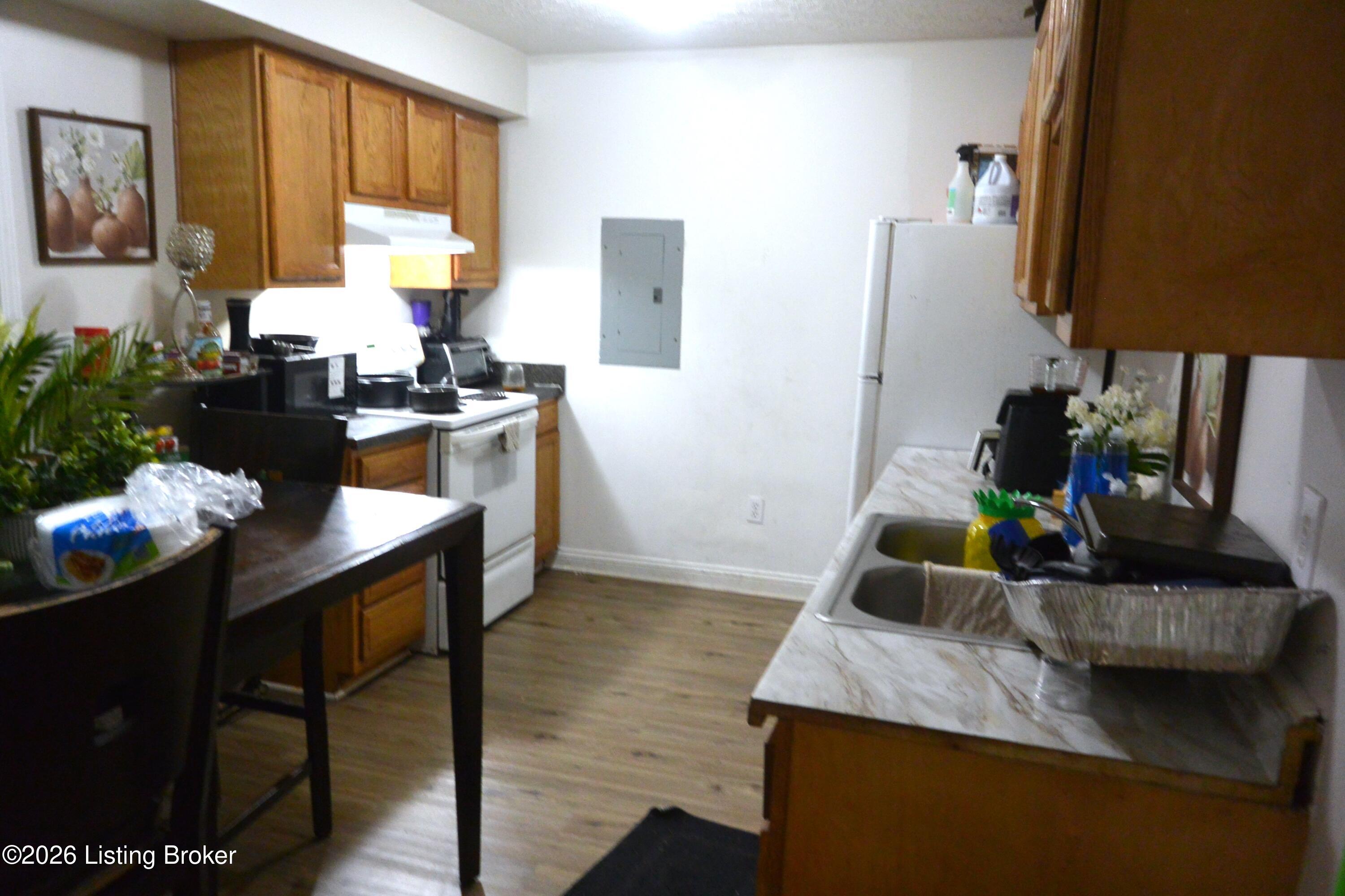 1301 Baldwin St Property Photo 3