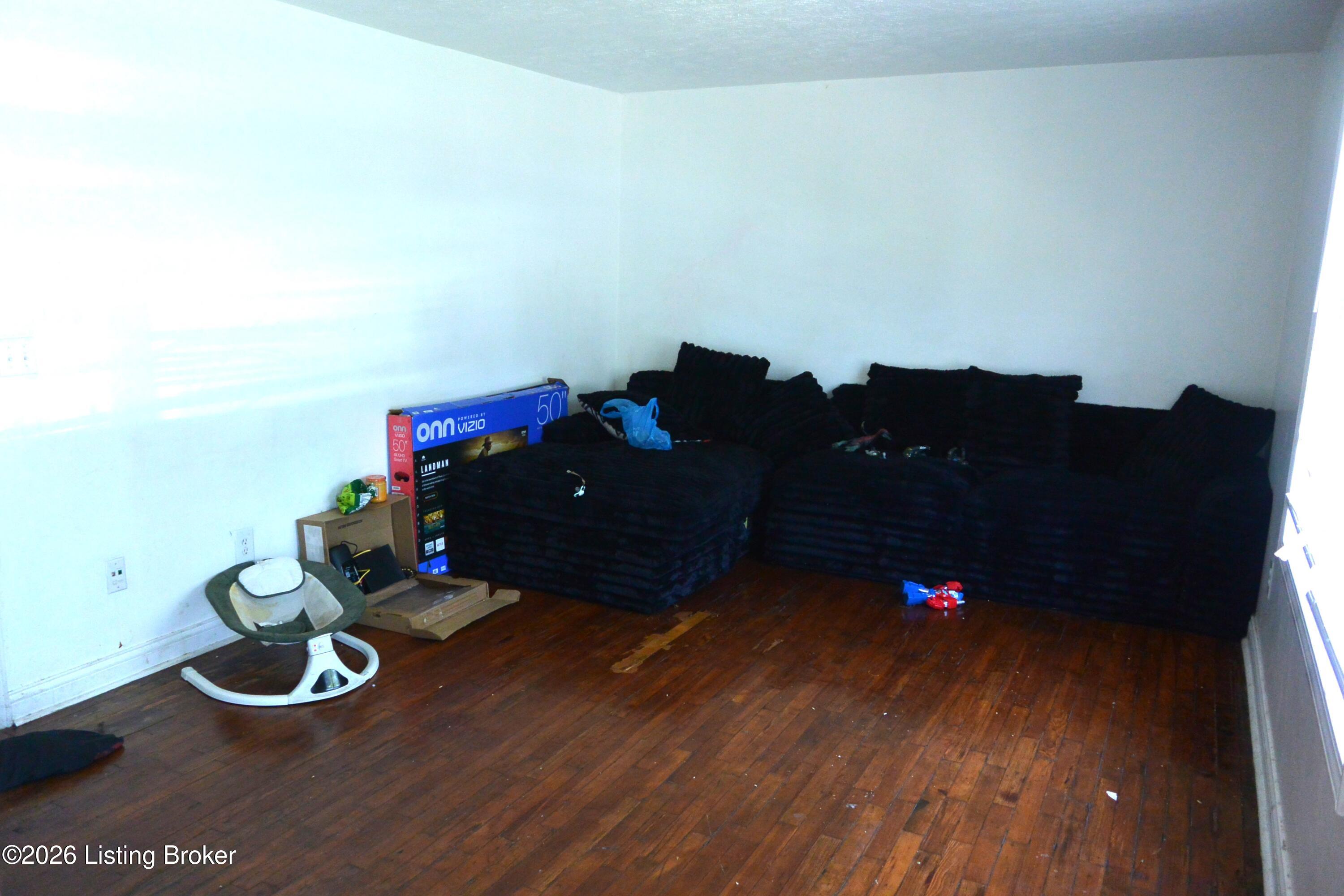 1301 Baldwin St Property Photo 9