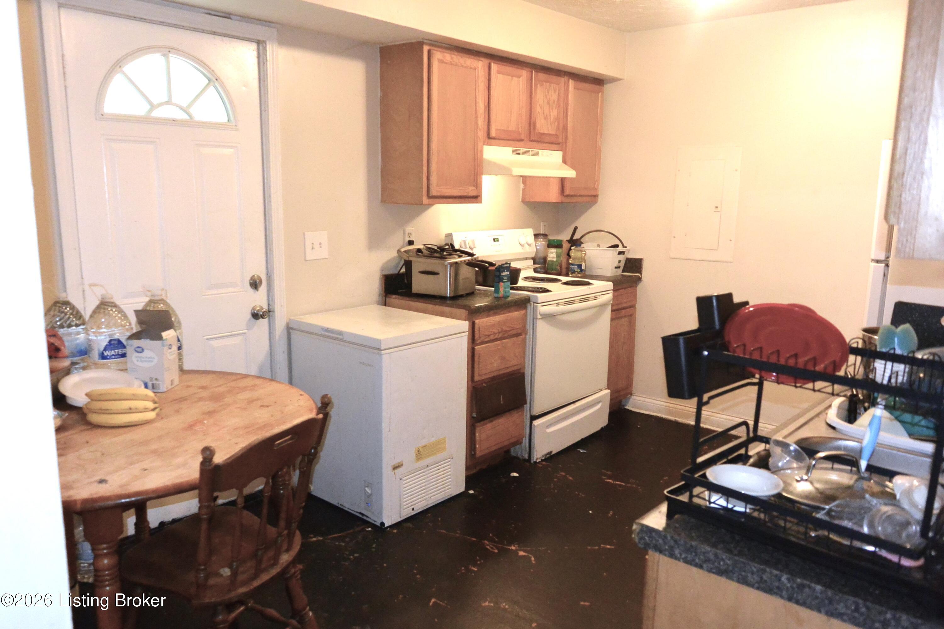 1301 Baldwin St Property Photo 30