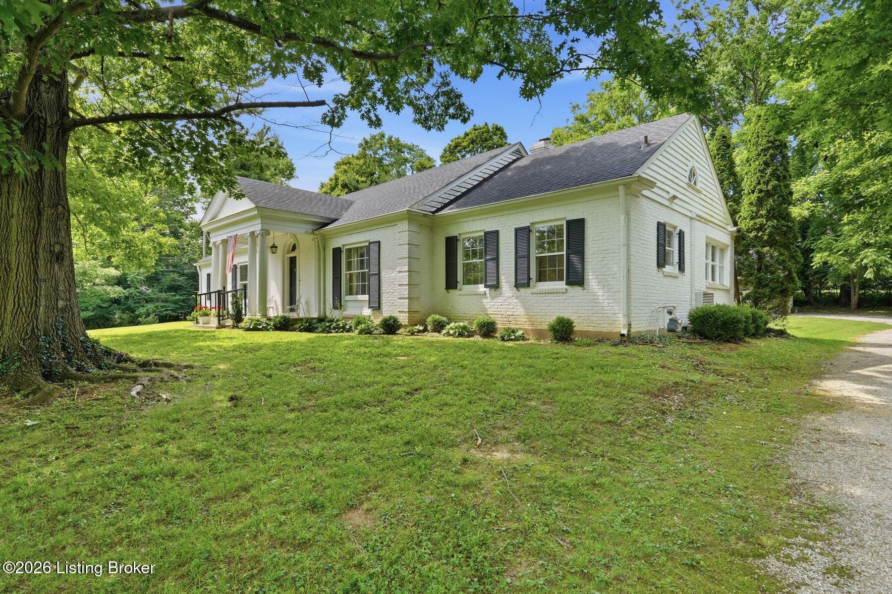 11901 Woodland Rd Property Photo 2