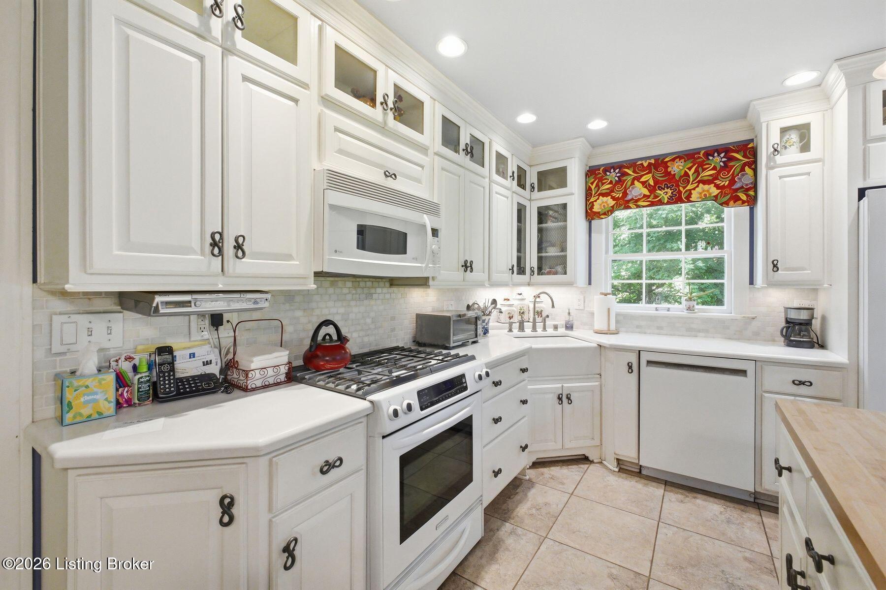 11901 Woodland Rd Property Photo 8