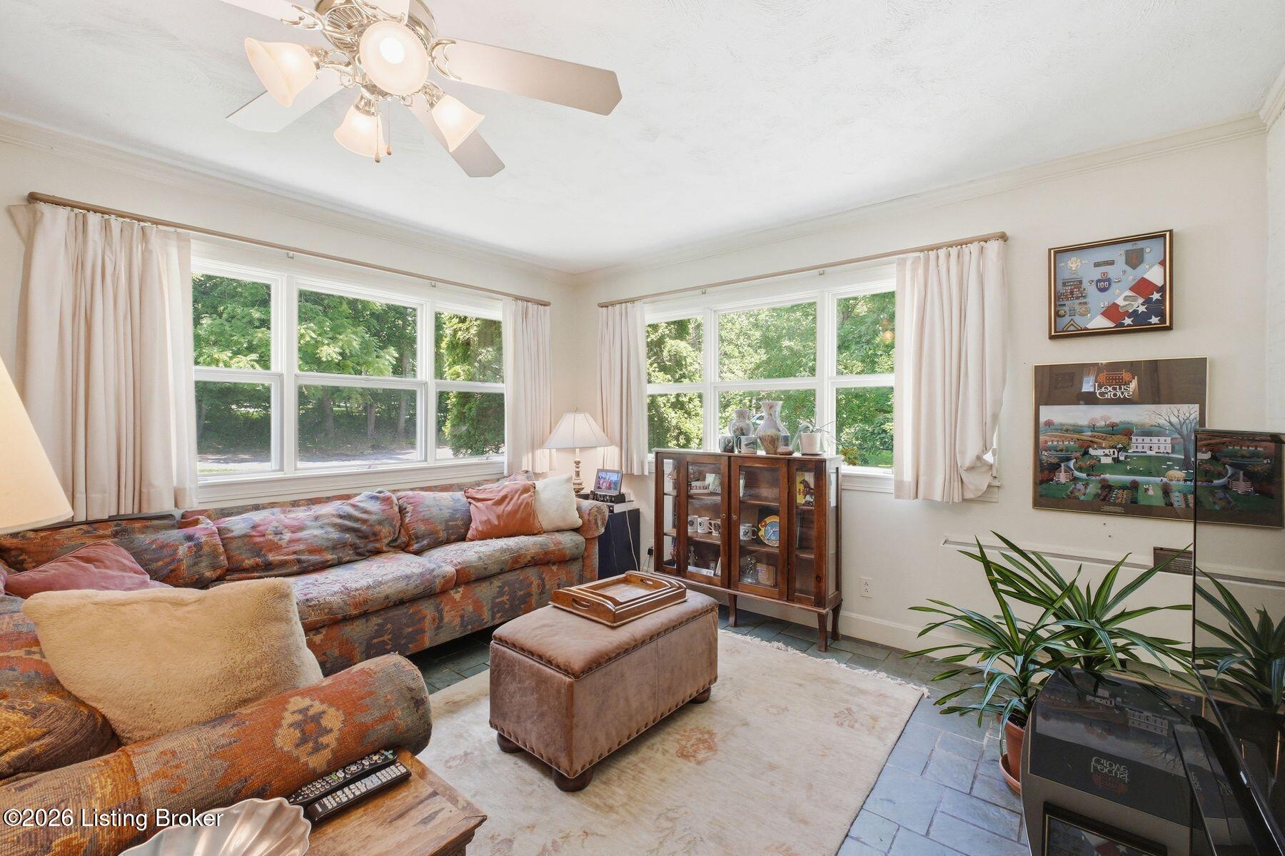11901 Woodland Rd Property Photo 14