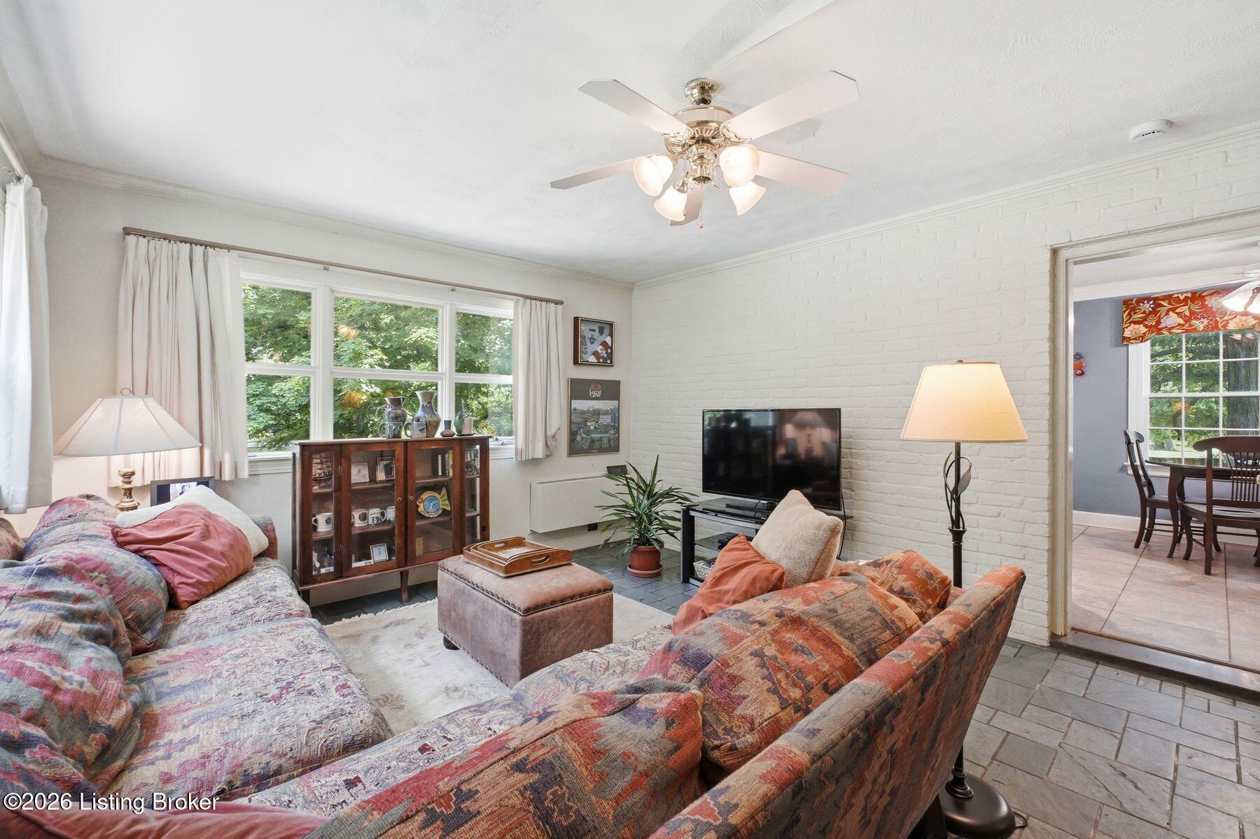 11901 Woodland Rd Property Photo 15