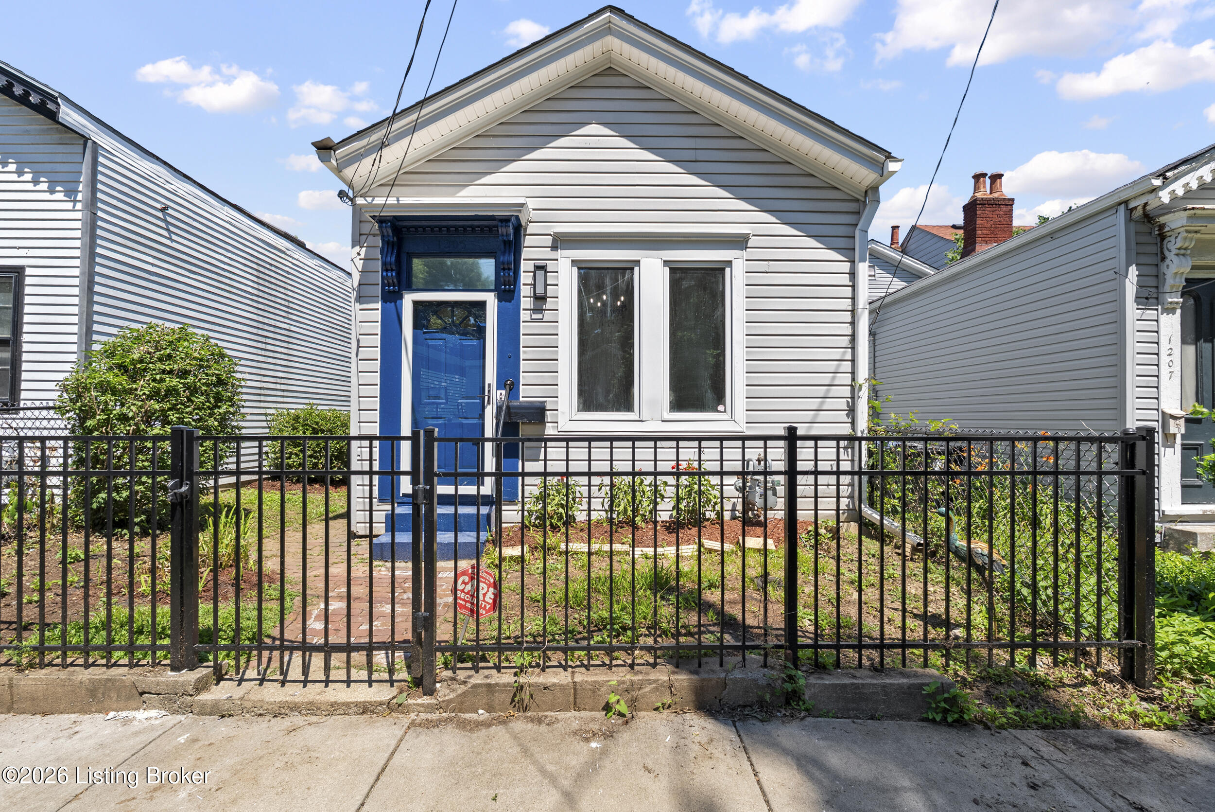 1205 Rogers St Property Photo 1
