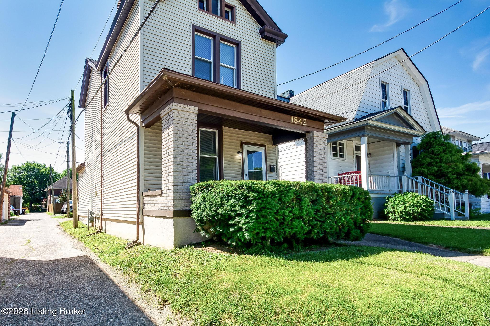 1842 Deer Park Ave Property Photo 4