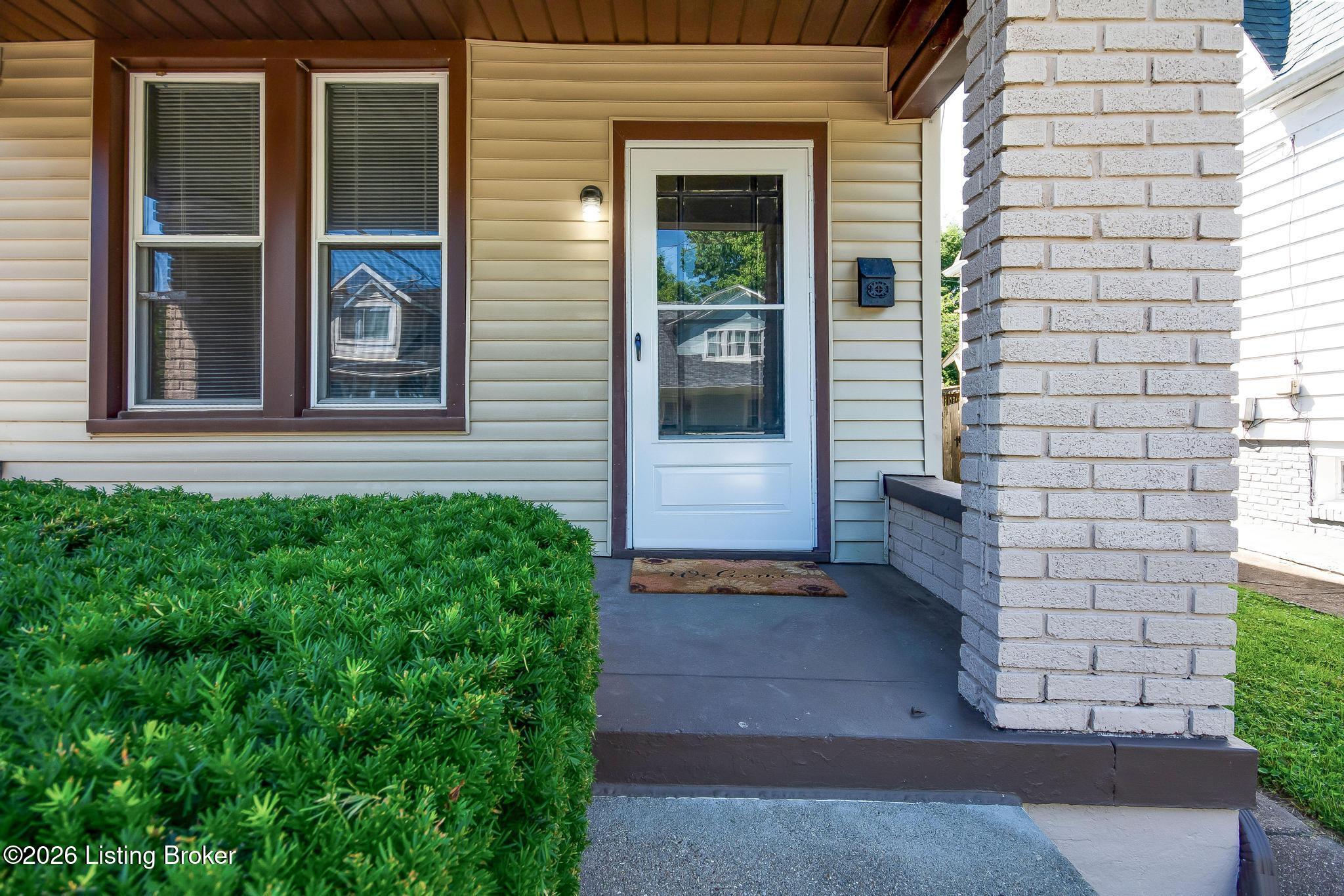 1842 Deer Park Ave Property Photo 6