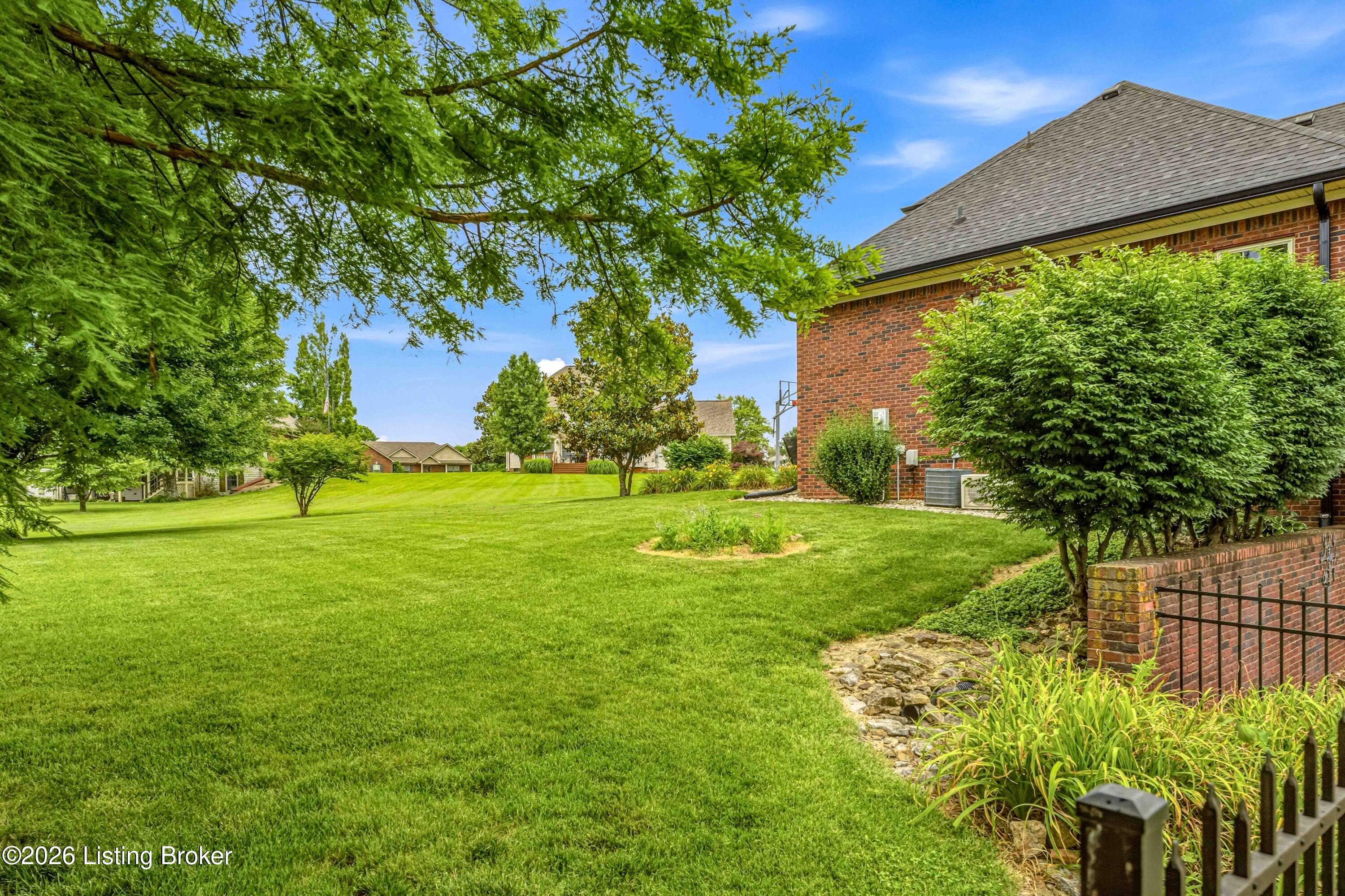 104 Landmark Dr Property Photo 48