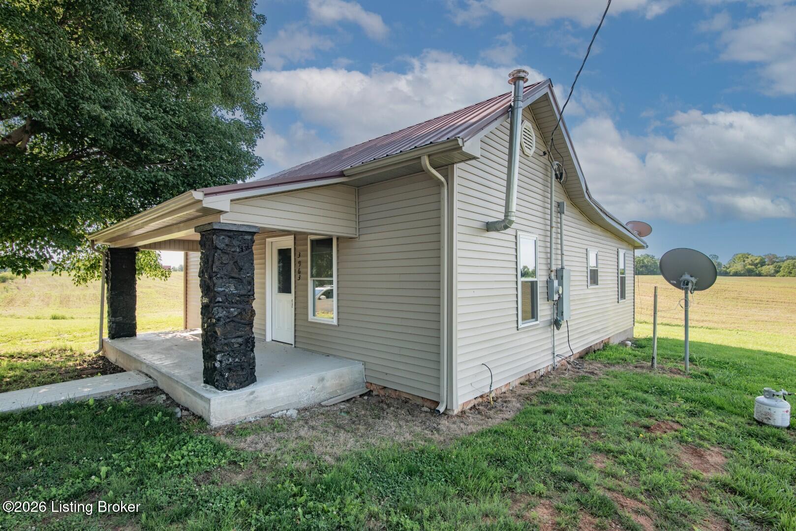 3963 Old Lexington Rd Property Photo 4
