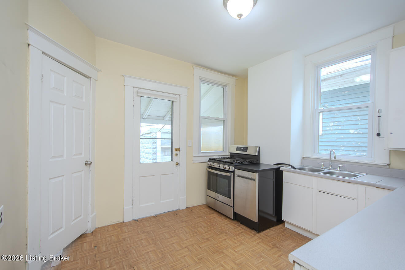 1626 Fernwood Ave Property Photo 21
