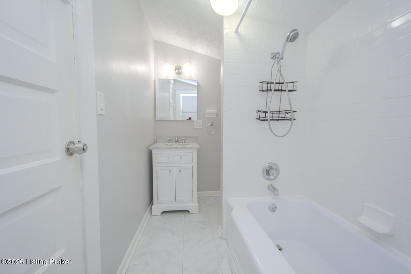 1626 Fernwood Ave Property Photo 32