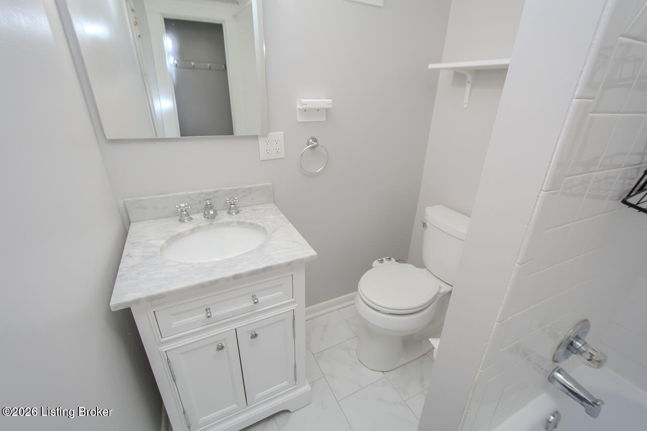 1626 Fernwood Ave Property Photo 33