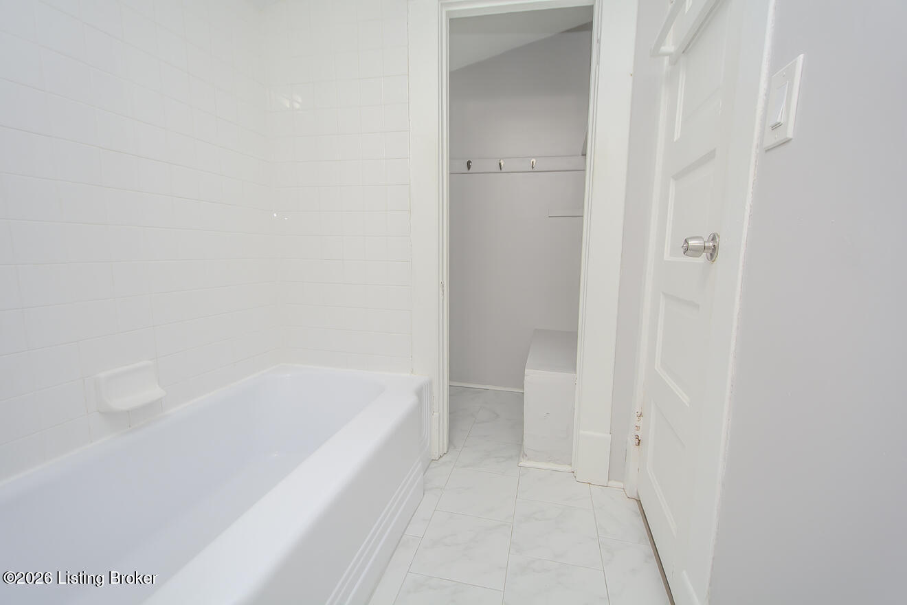 1626 Fernwood Ave Property Photo 34