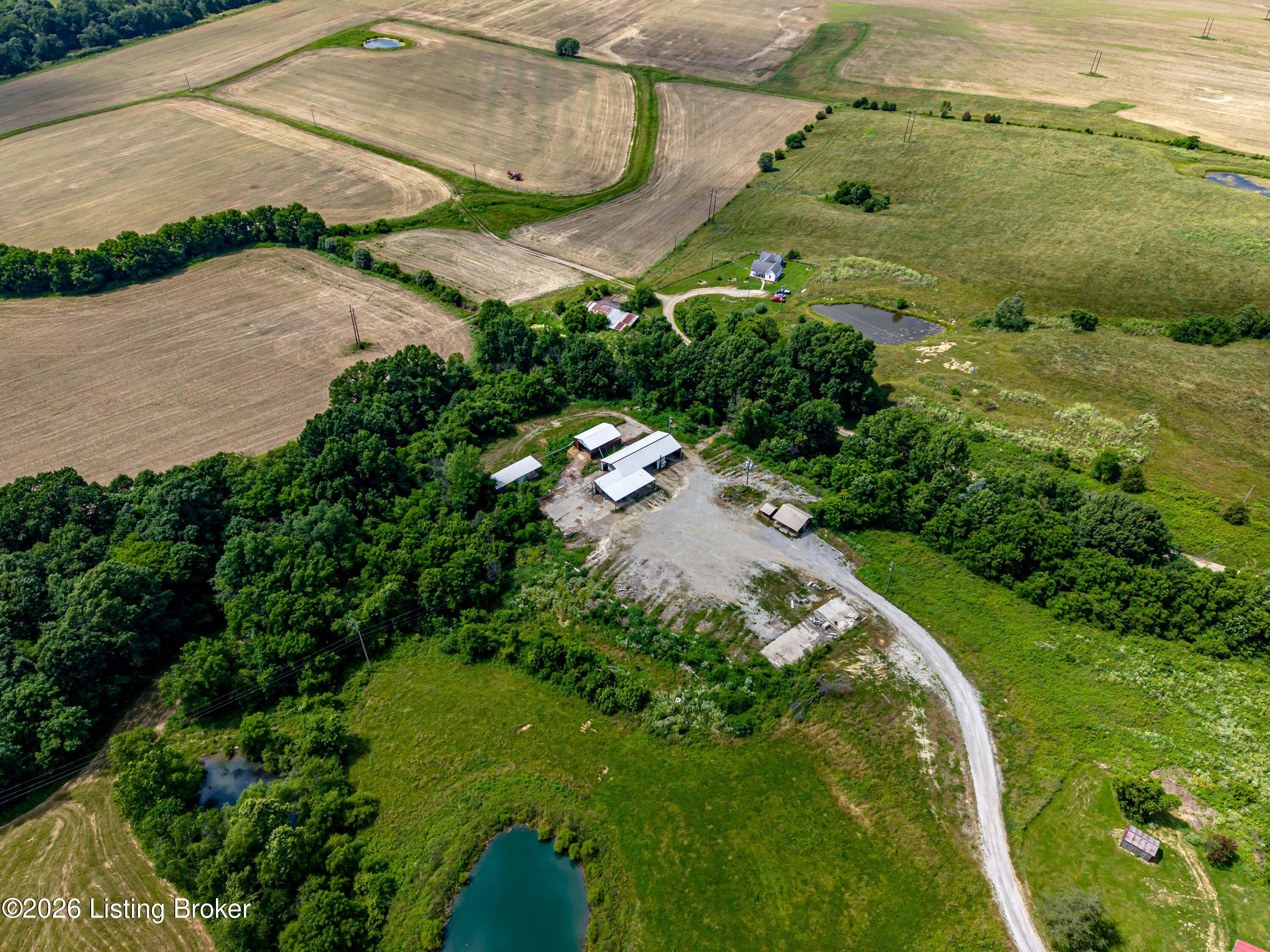 3085 W River Rd Property Photo 10