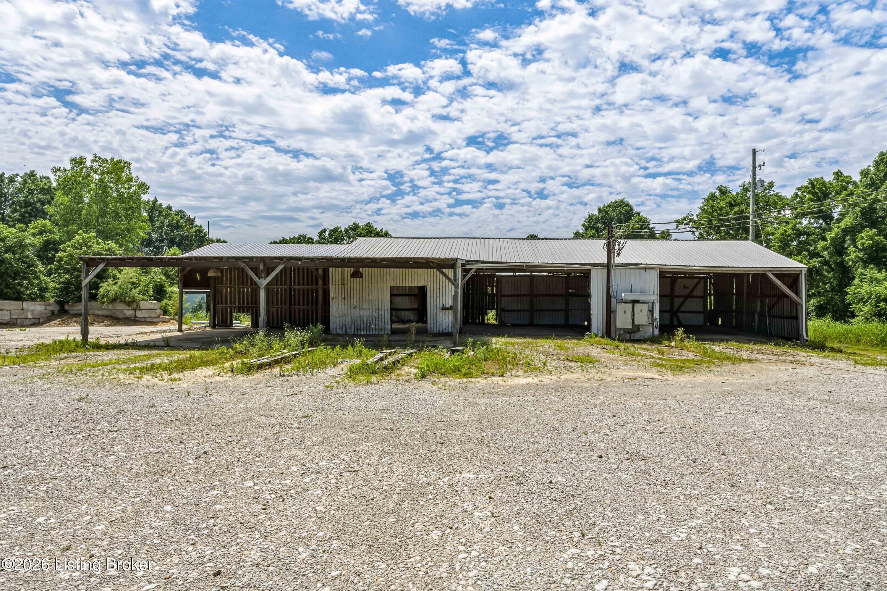 3085 W River Rd Property Photo 26