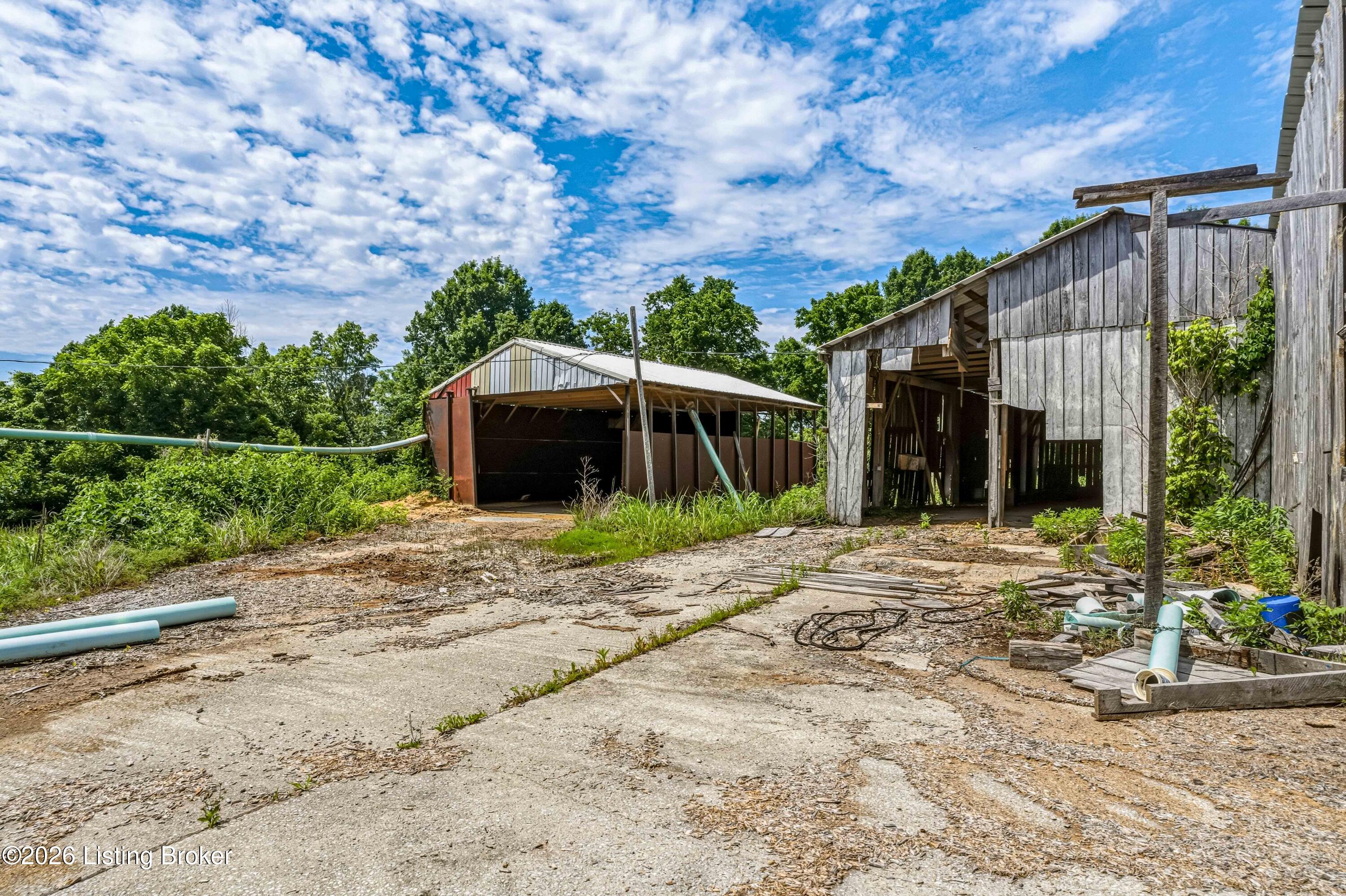 3085 W River Rd Property Photo 35