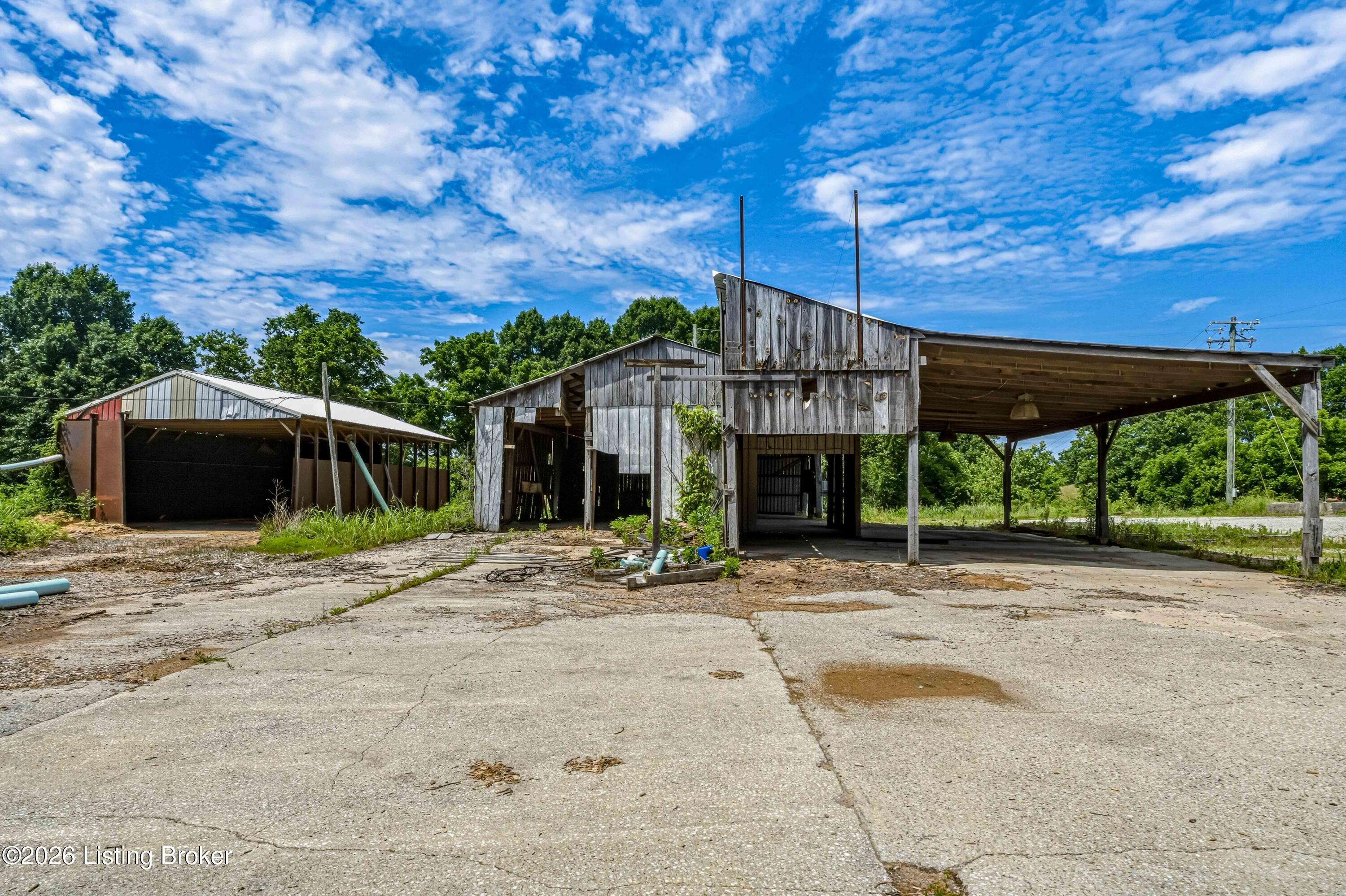 3085 W River Rd Property Photo 36